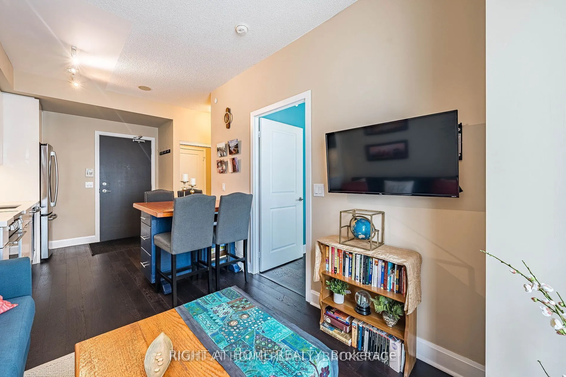 33 Shore Breeze Drive, #1805
