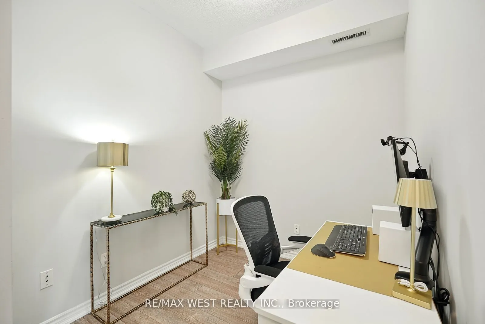 570 Lolita Gardens, #345
