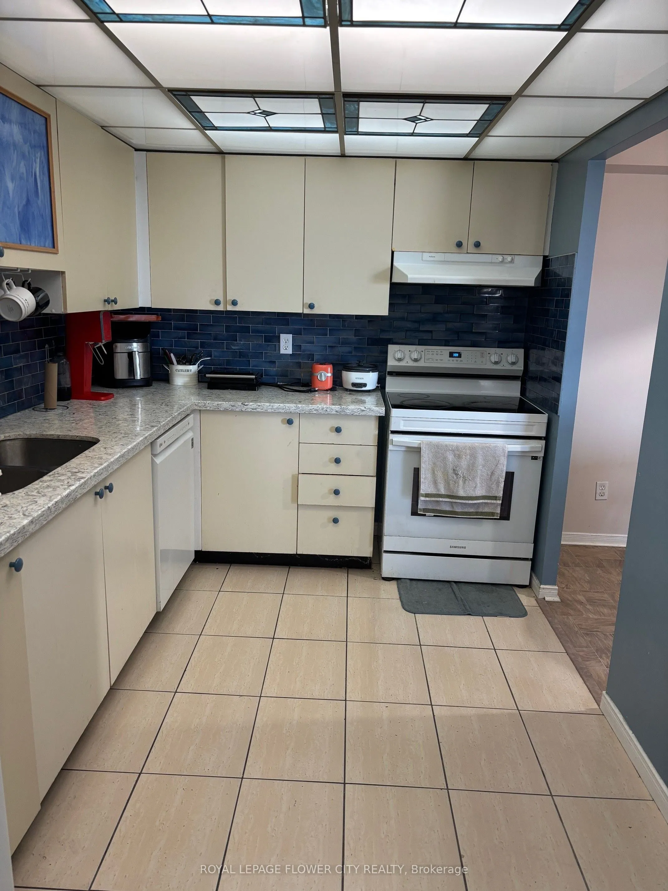 145 Hillcrest Avenue, #2105