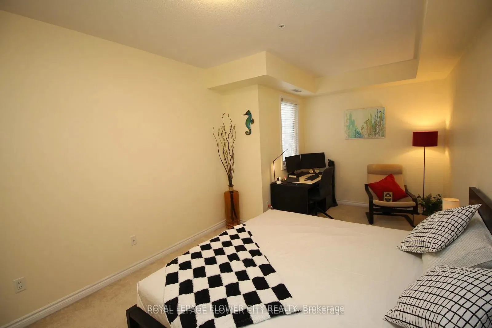 570 Lolita Gardens, #215