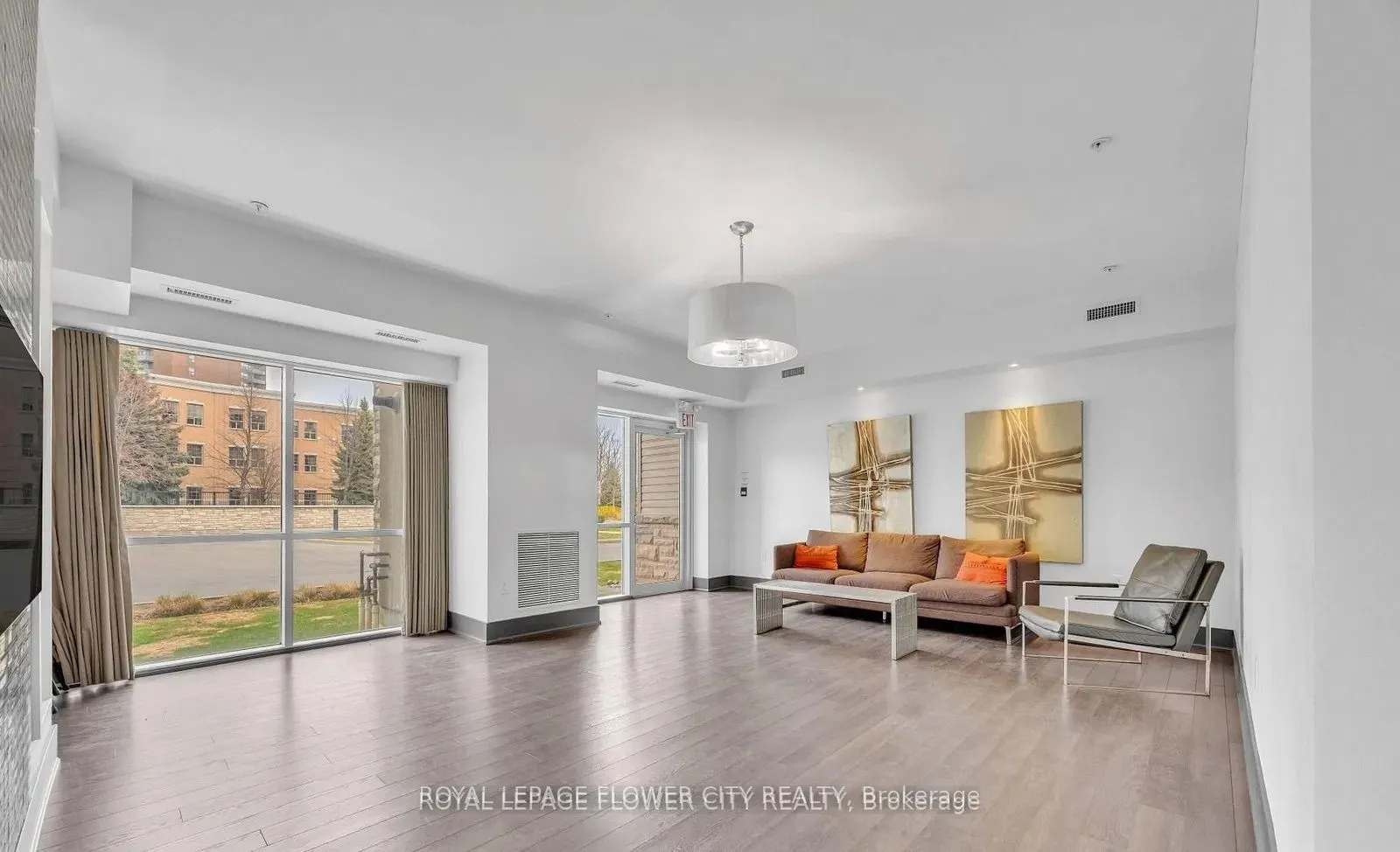 570 Lolita Gardens, #215