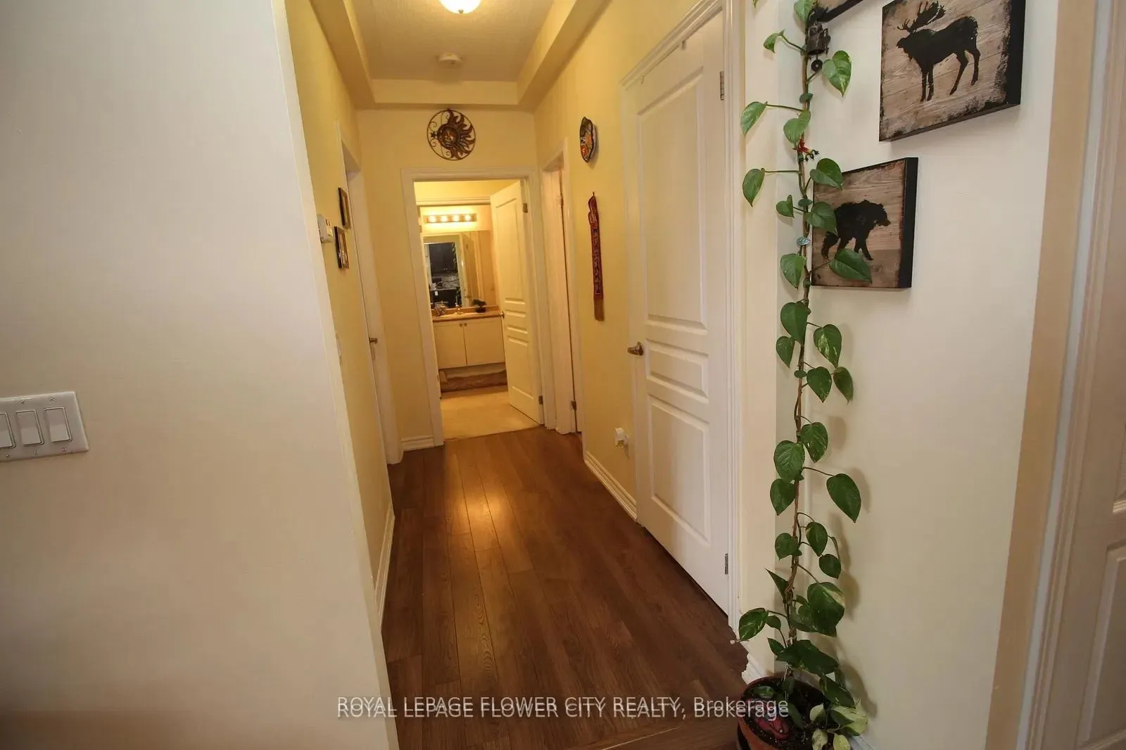 570 Lolita Gardens, #215