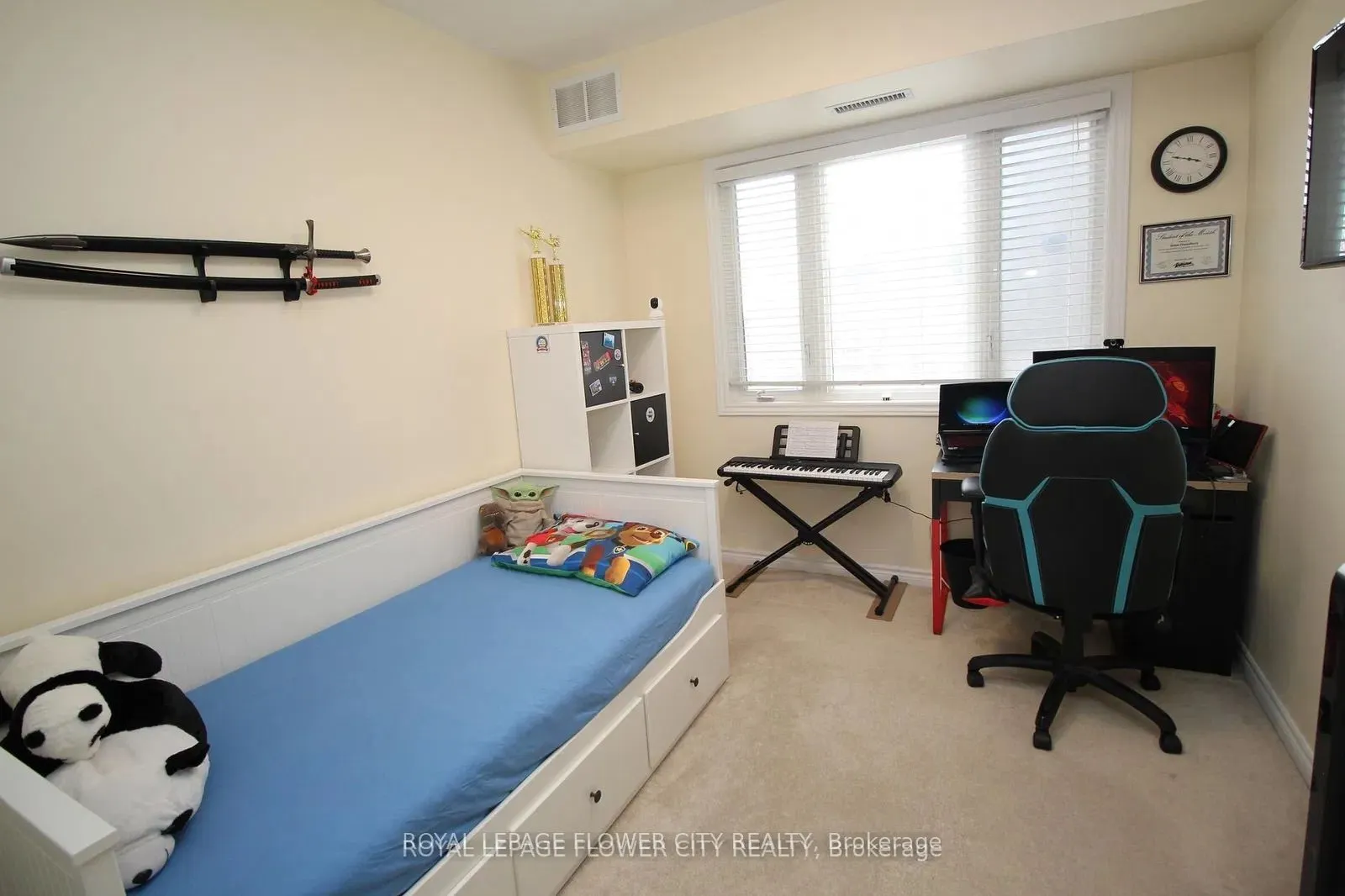 570 Lolita Gardens, #215