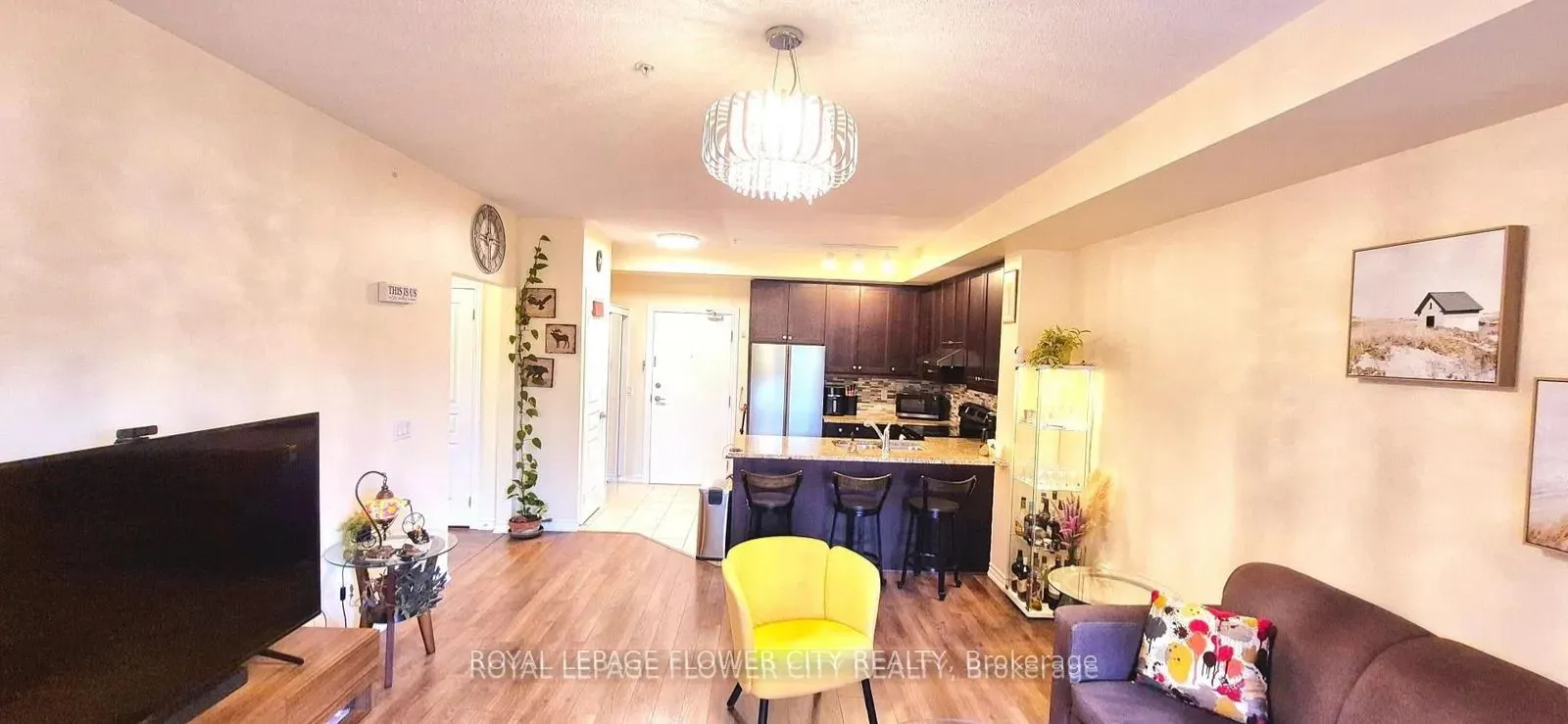 570 Lolita Gardens, #215