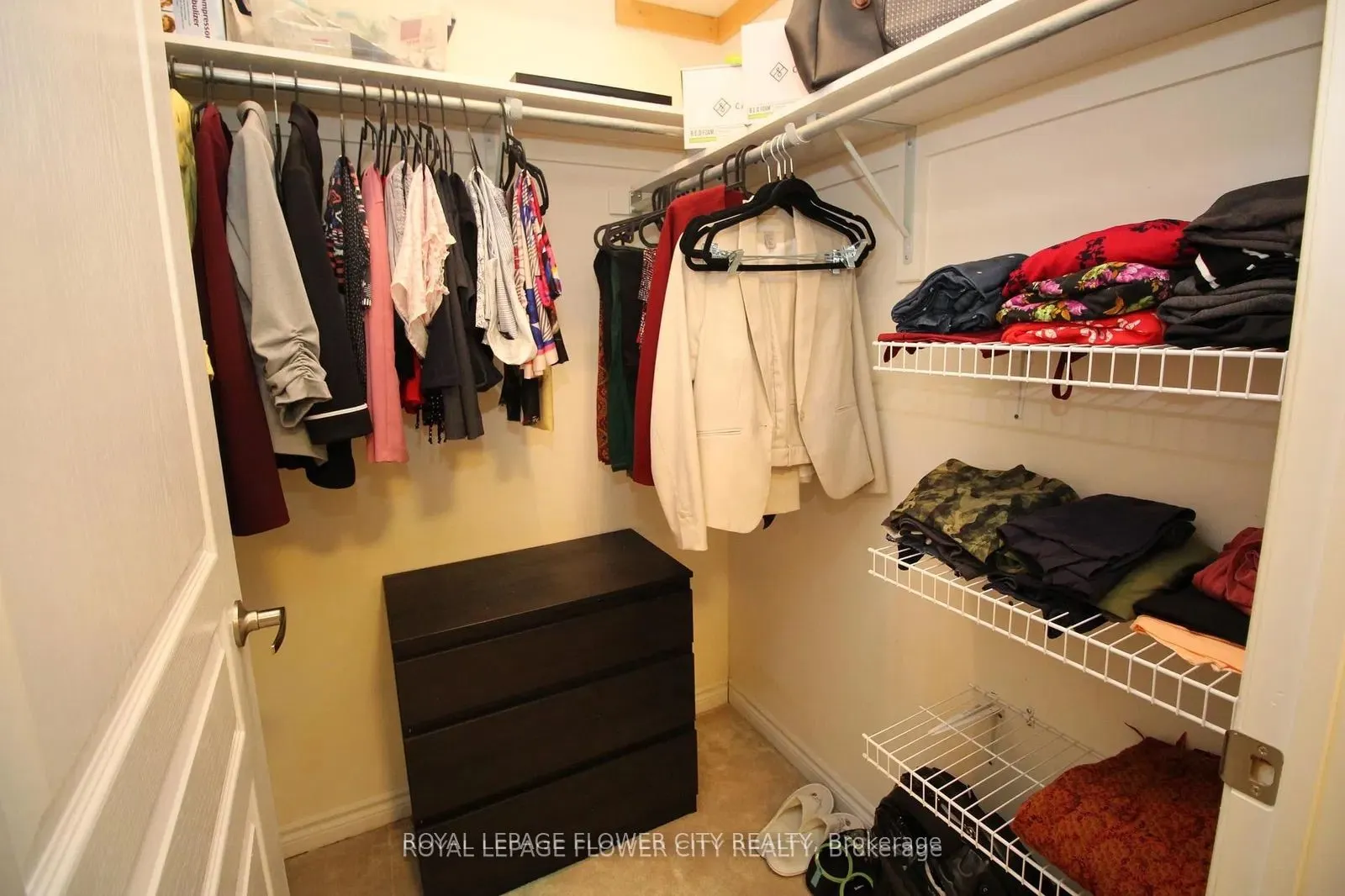 570 Lolita Gardens, #215