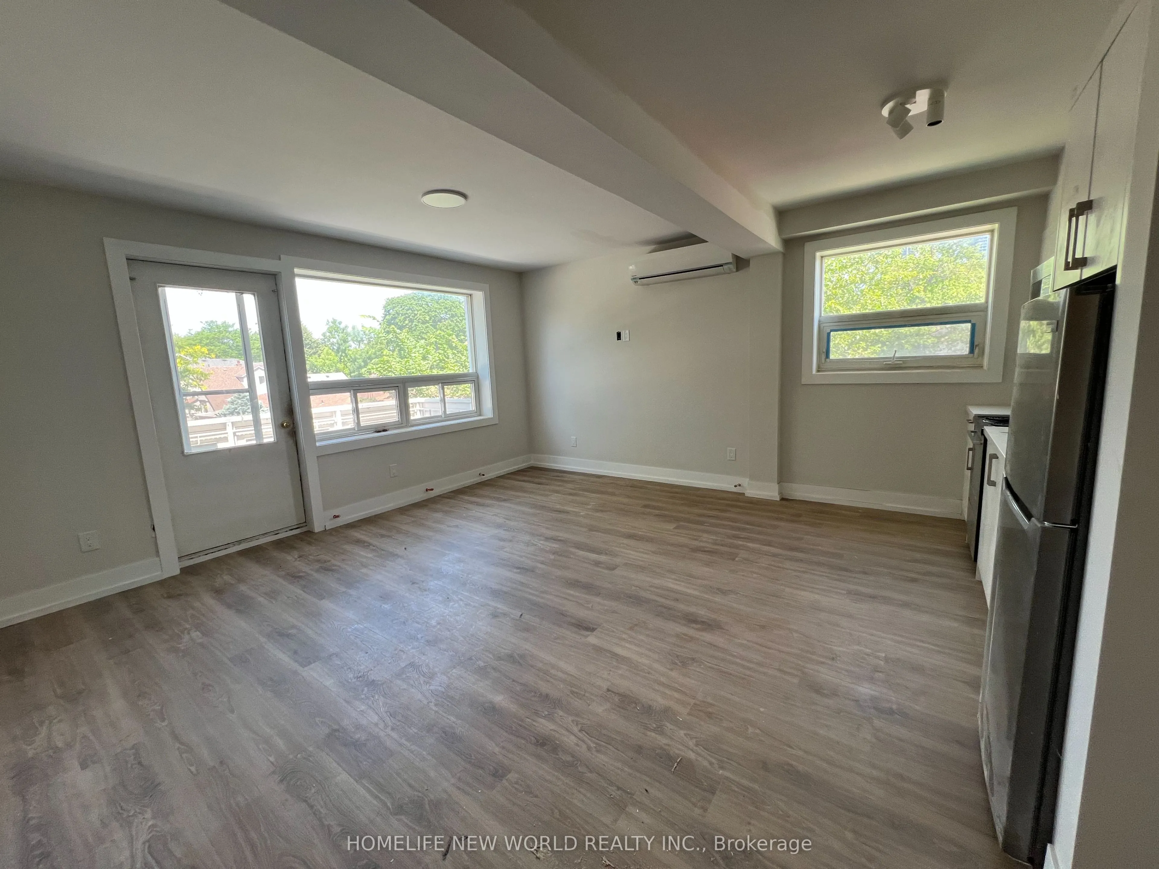 2310 Lake Shore Boulevard, #4