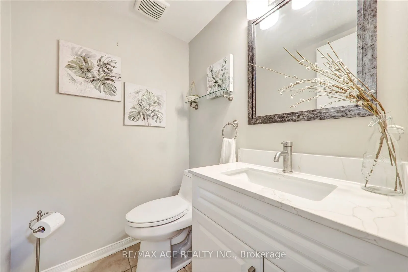 7086 Fairmeadow Crescent