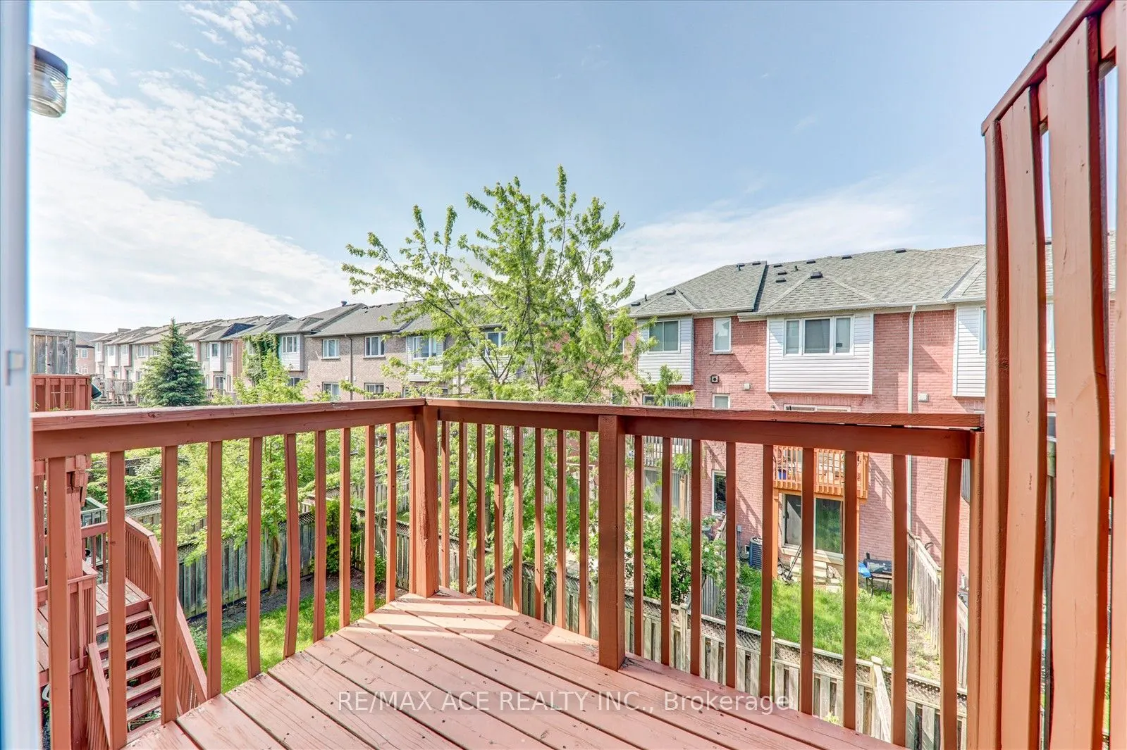 7086 Fairmeadow Crescent