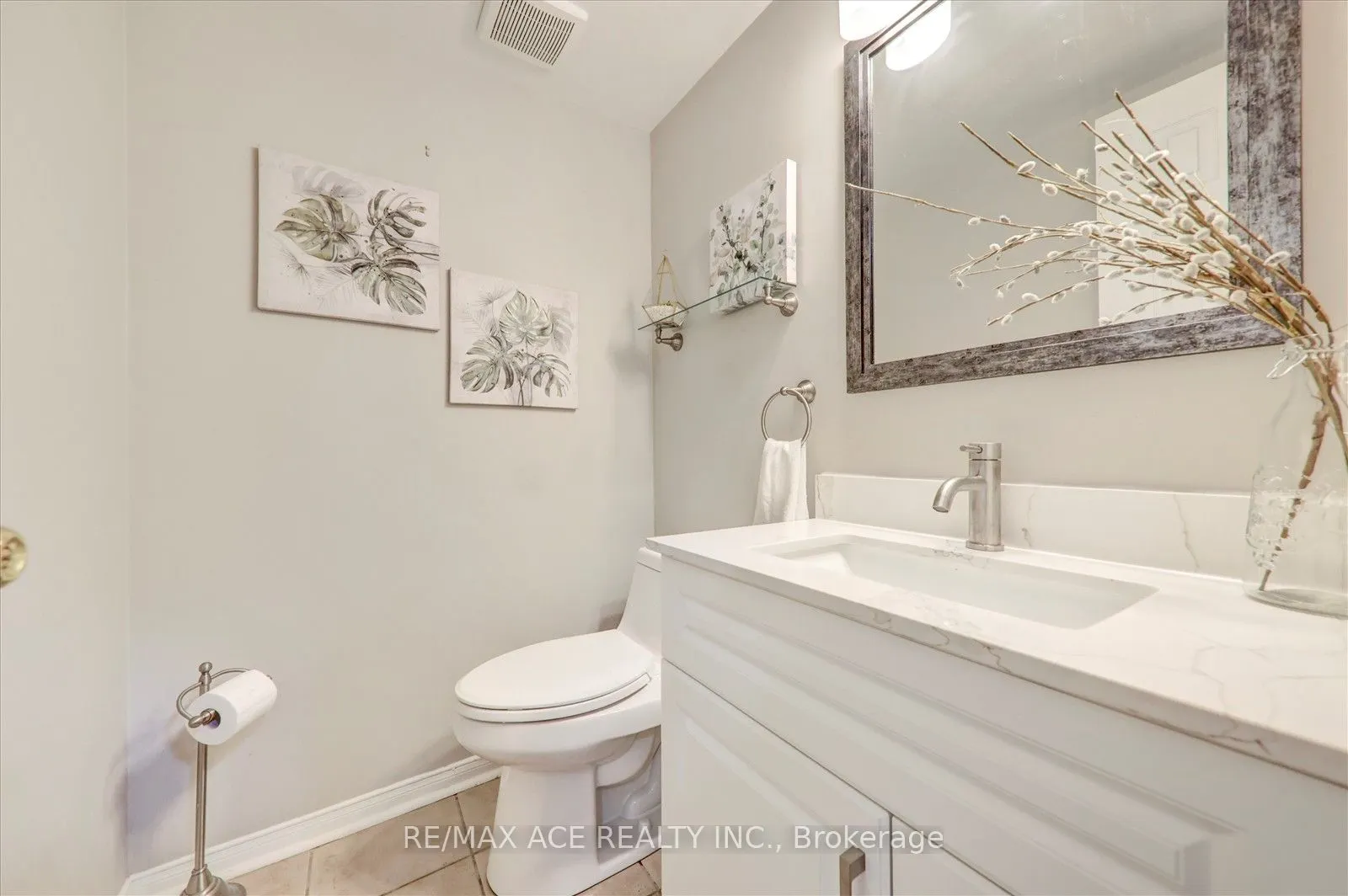 7086 Fairmeadow Crescent