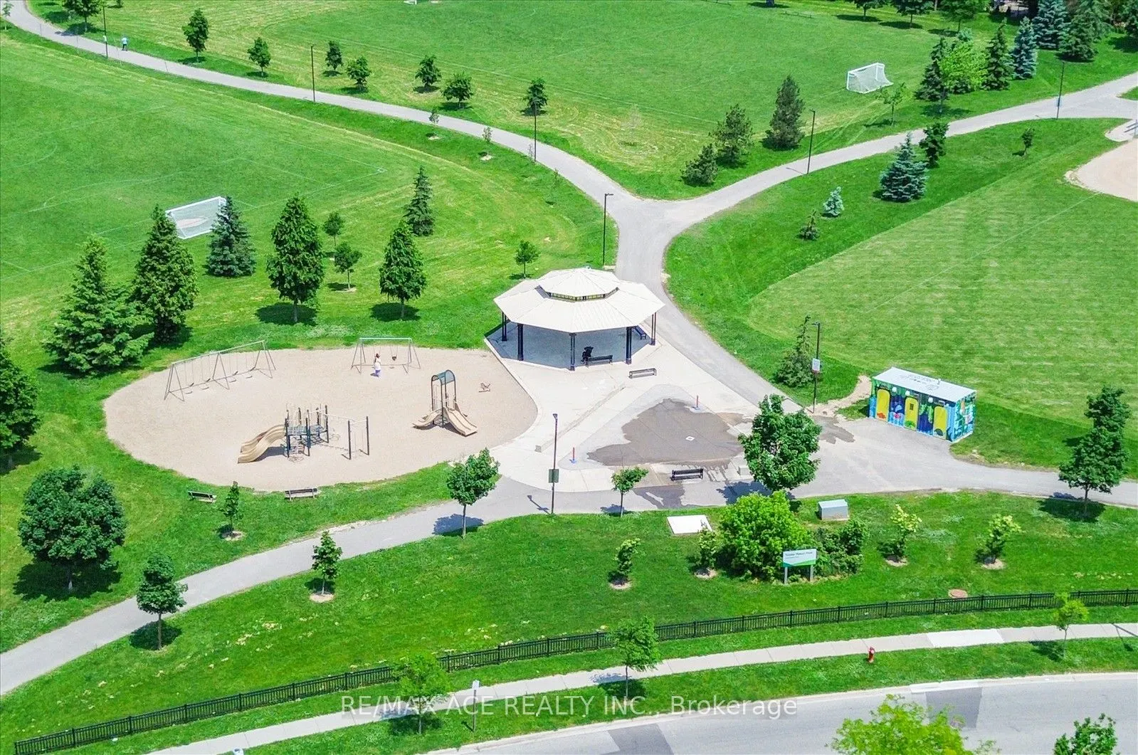 7086 Fairmeadow Crescent