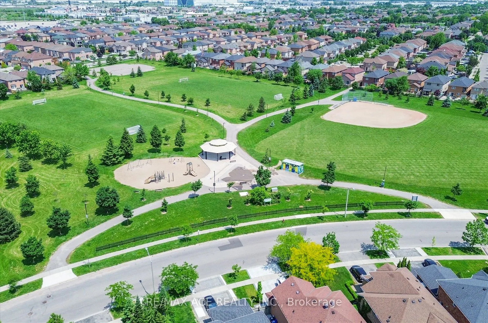 7086 Fairmeadow Crescent