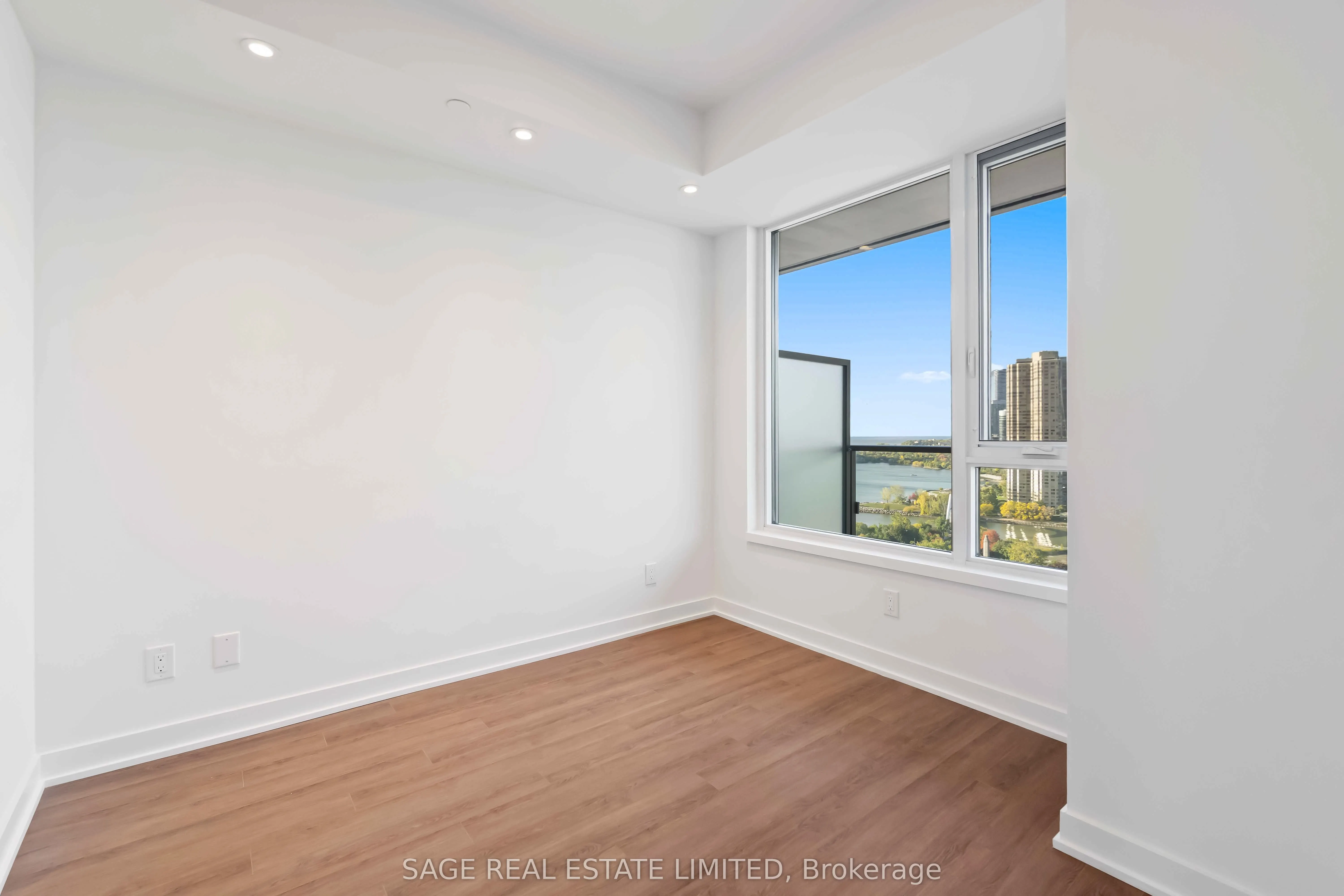 1928 Lakeshore Boulevard W, #2711