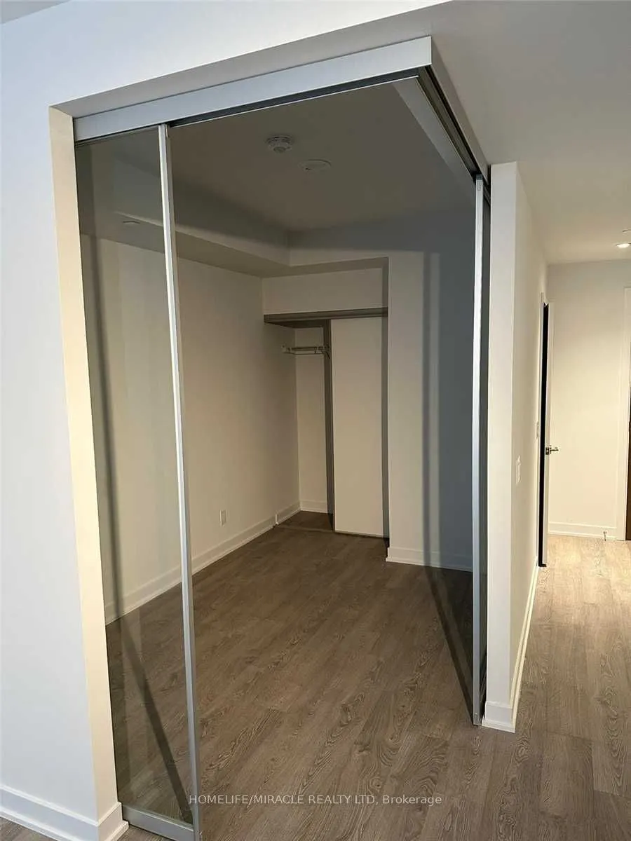 1926 Lakeshore Boulevard W, #3811