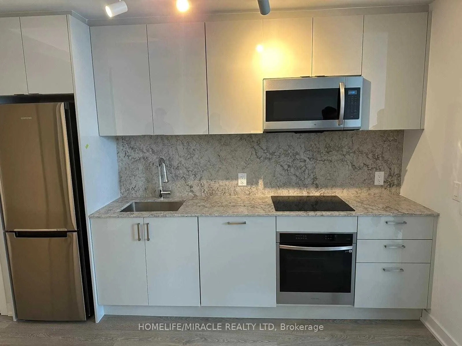 1926 Lakeshore Boulevard W, #3811