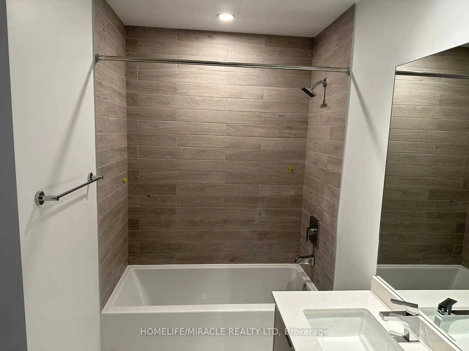 1926 Lakeshore Boulevard W, #3811