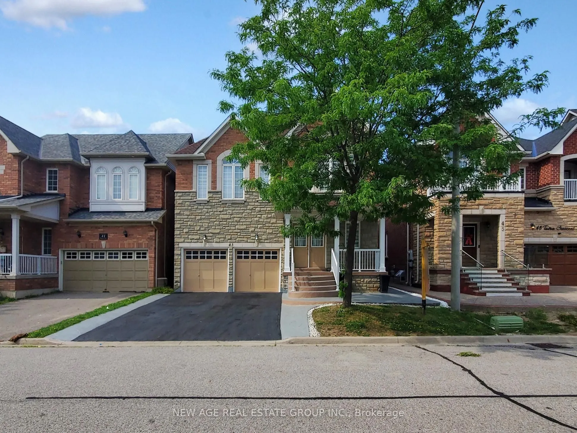 43 Tatra Crescent