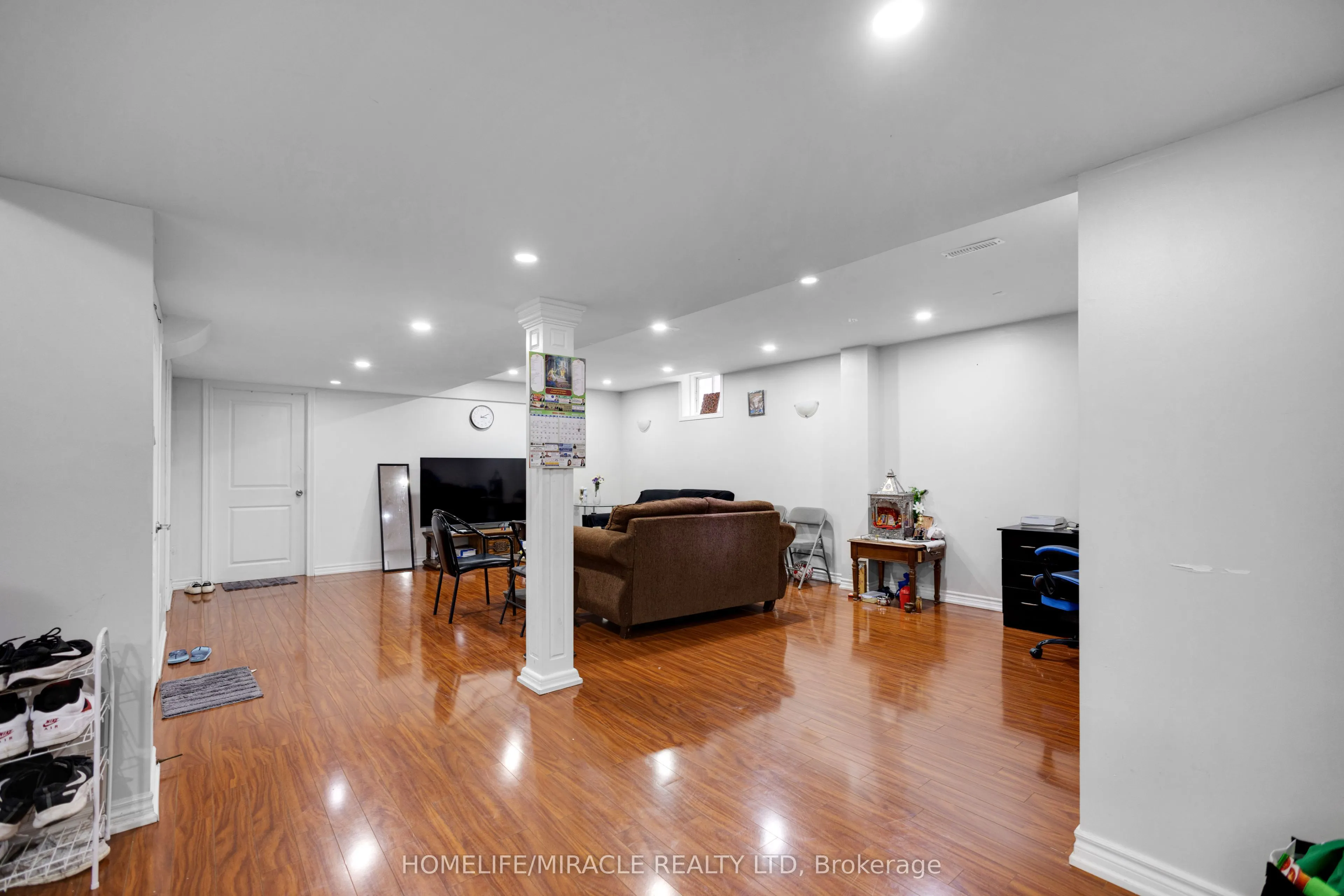628 Twain Avenue