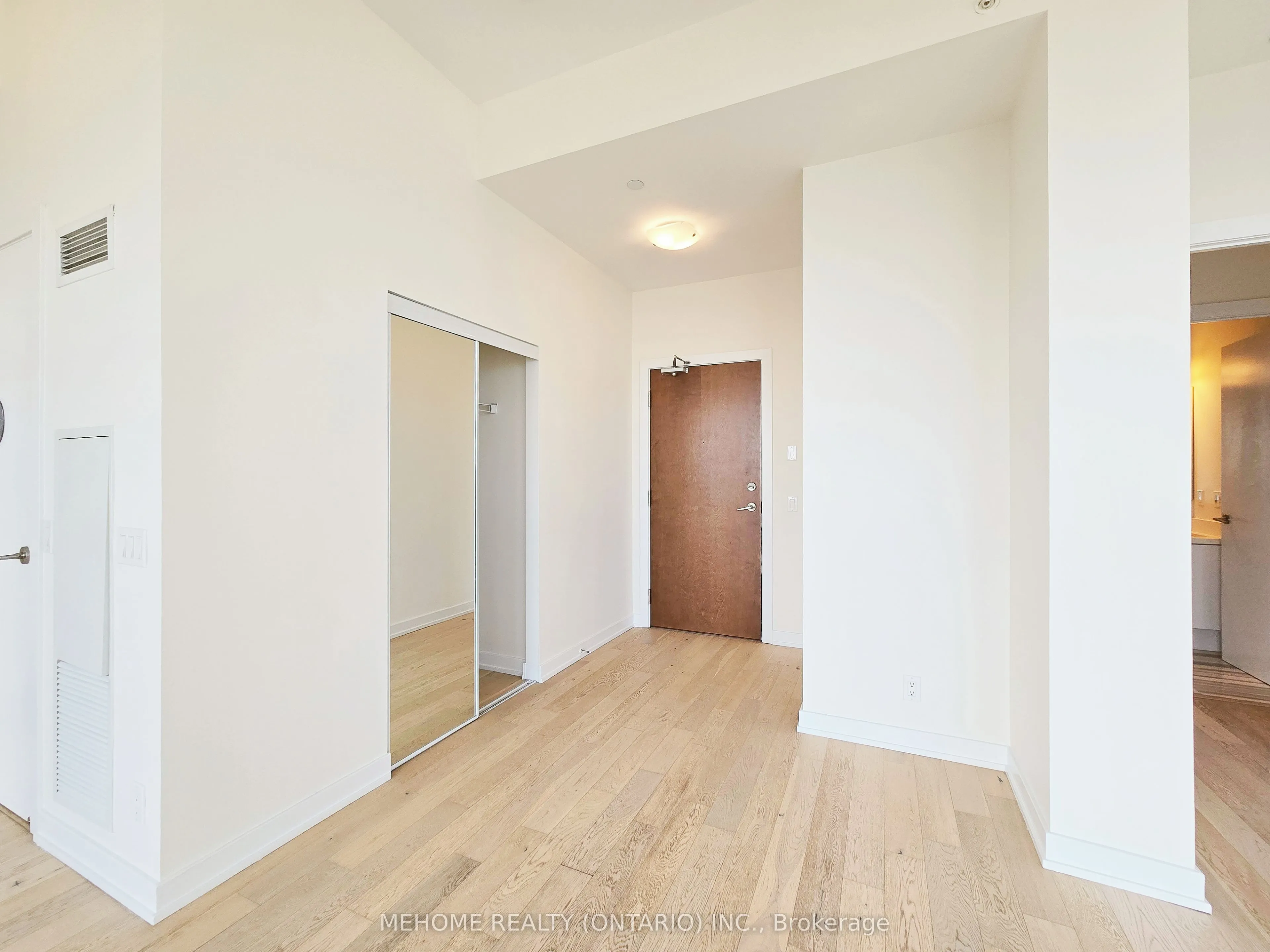2220 Lakeshore Boulevard W, #Uph08