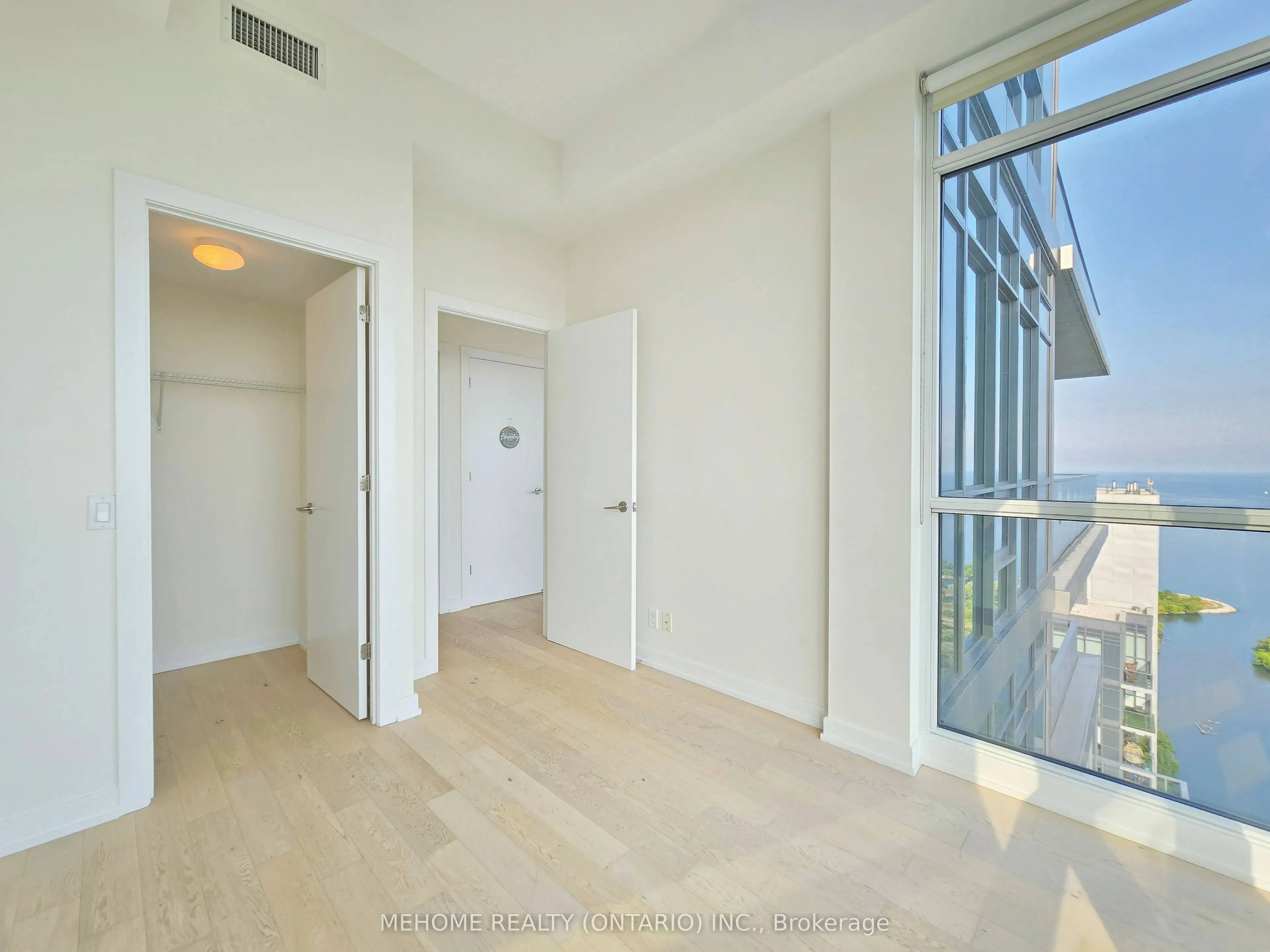 2220 Lakeshore Boulevard W, #Uph08