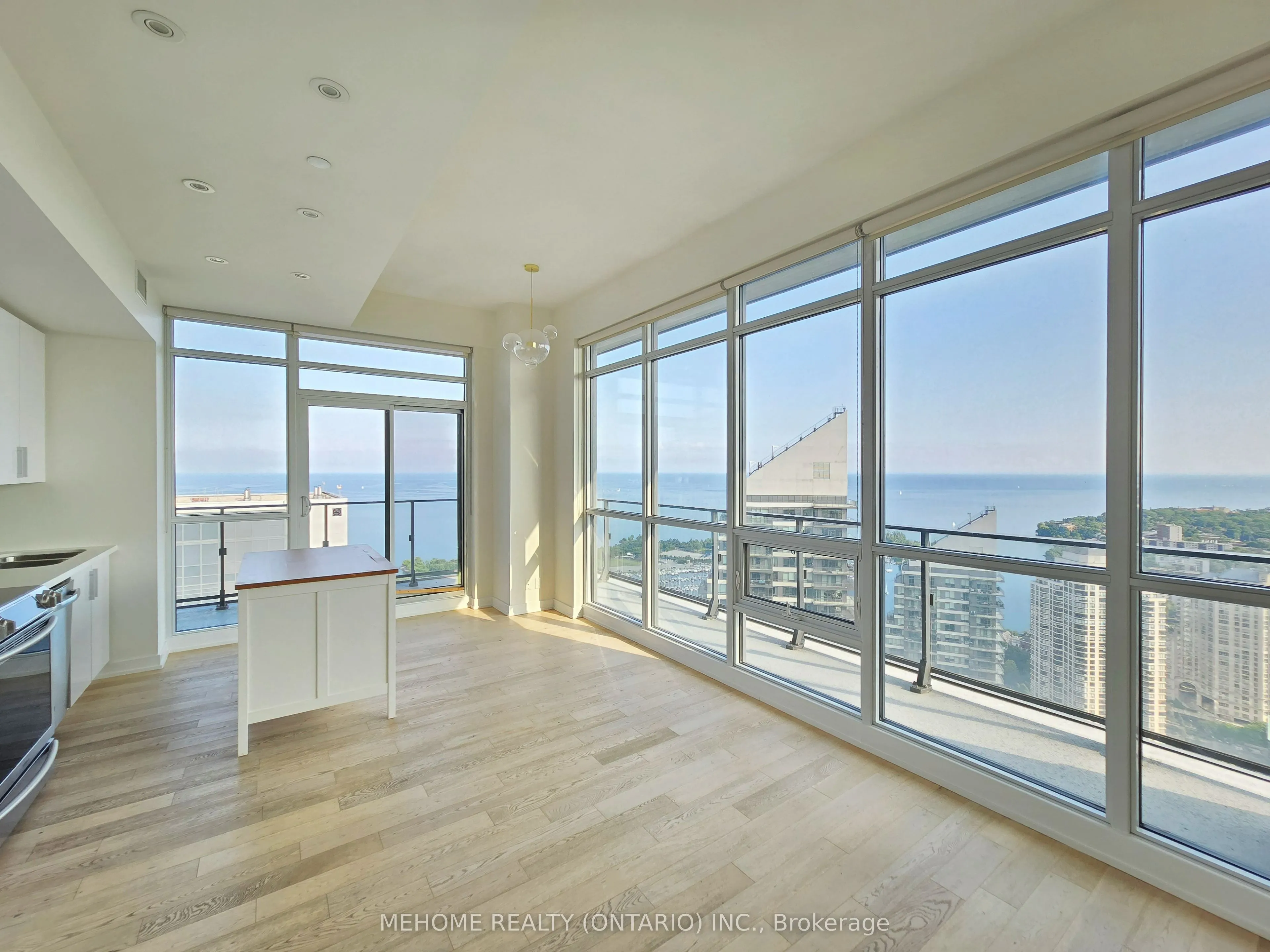 2220 Lakeshore Boulevard W, #Uph08
