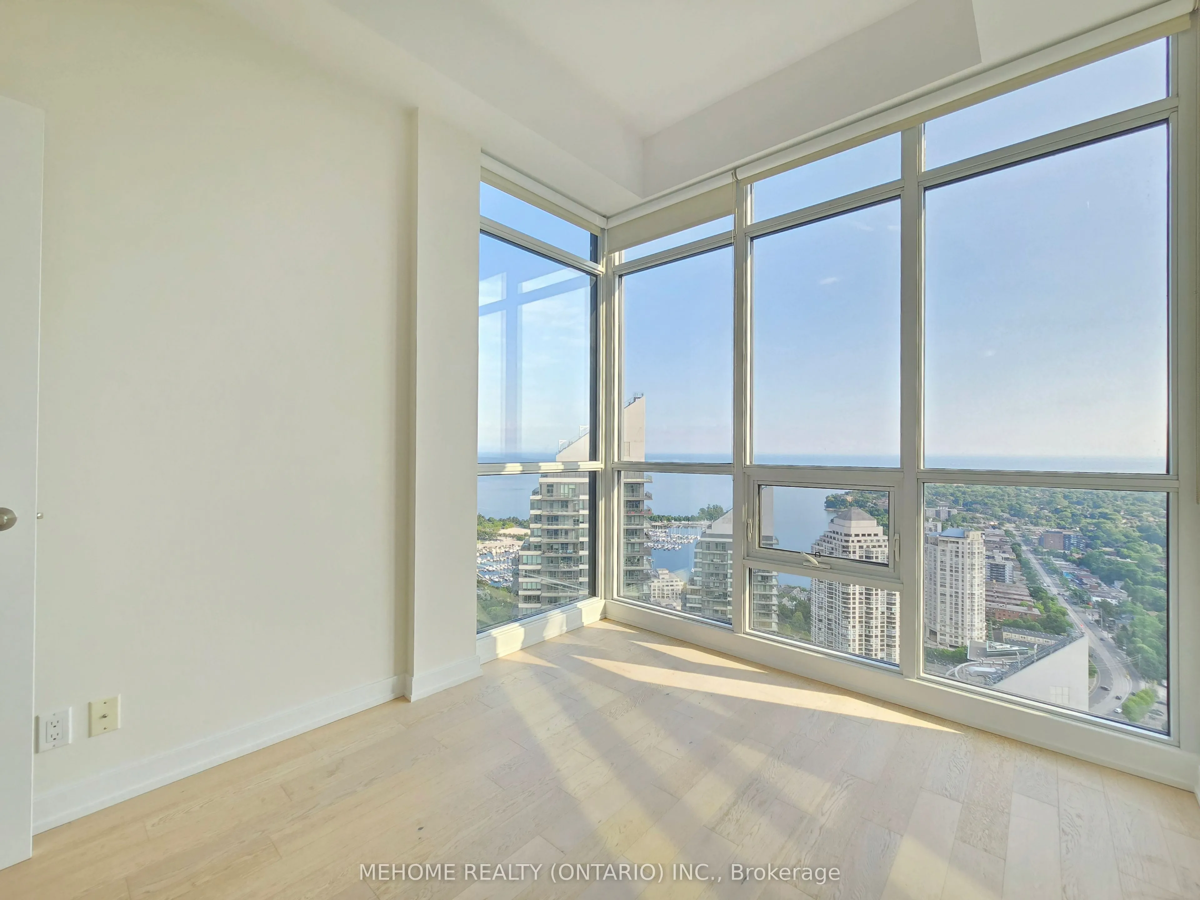 2220 Lakeshore Boulevard W, #Uph08