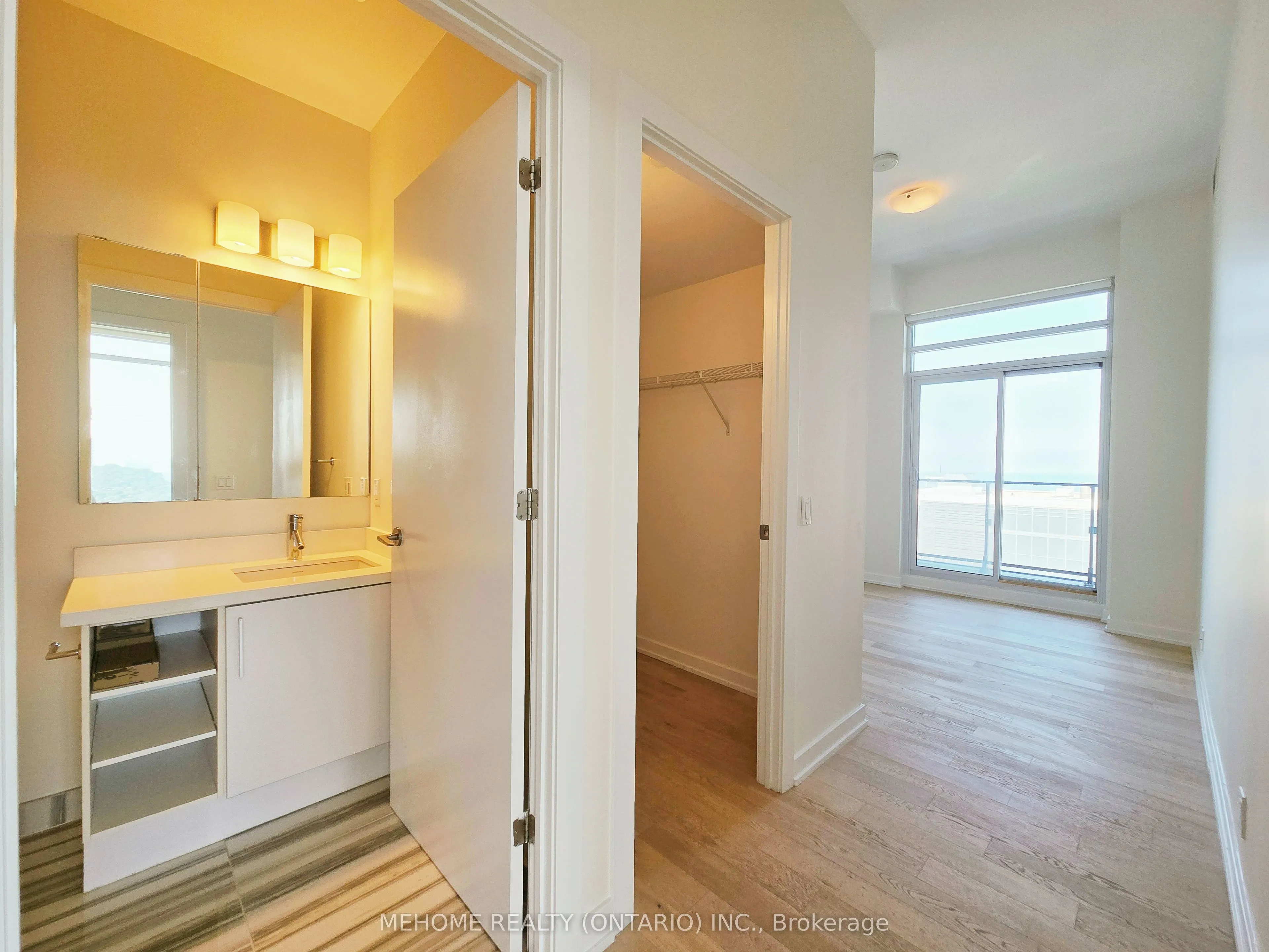 2220 Lakeshore Boulevard W, #Uph08