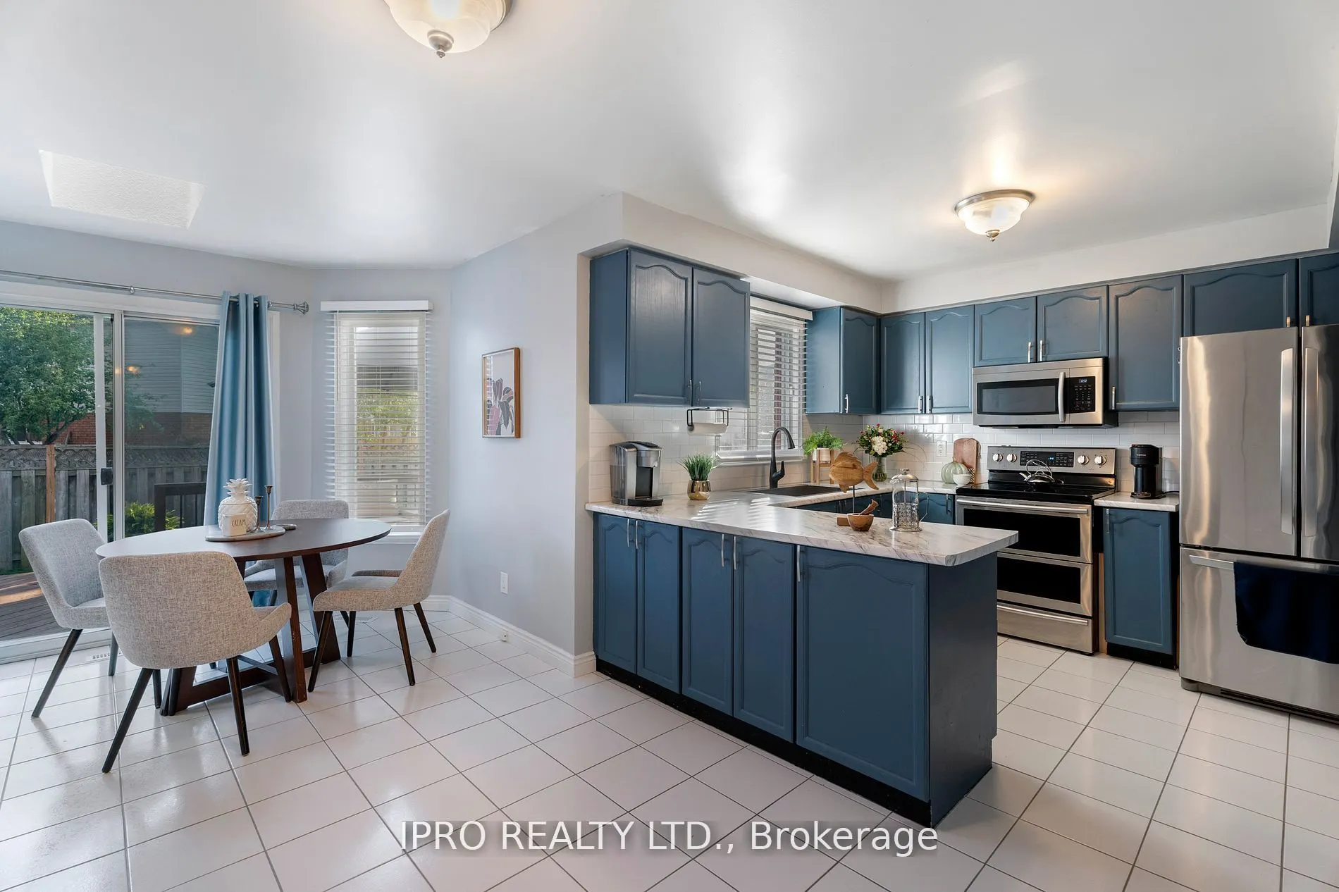 6070 Prairie Circle