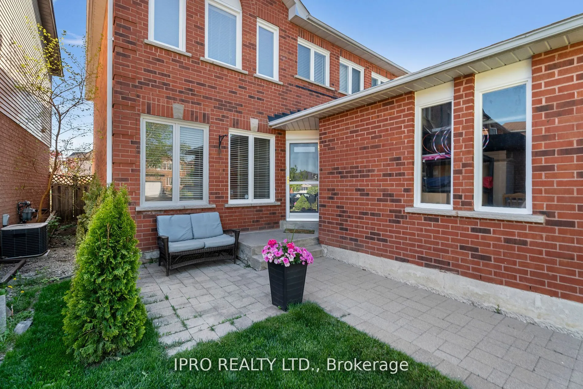 6070 Prairie Circle