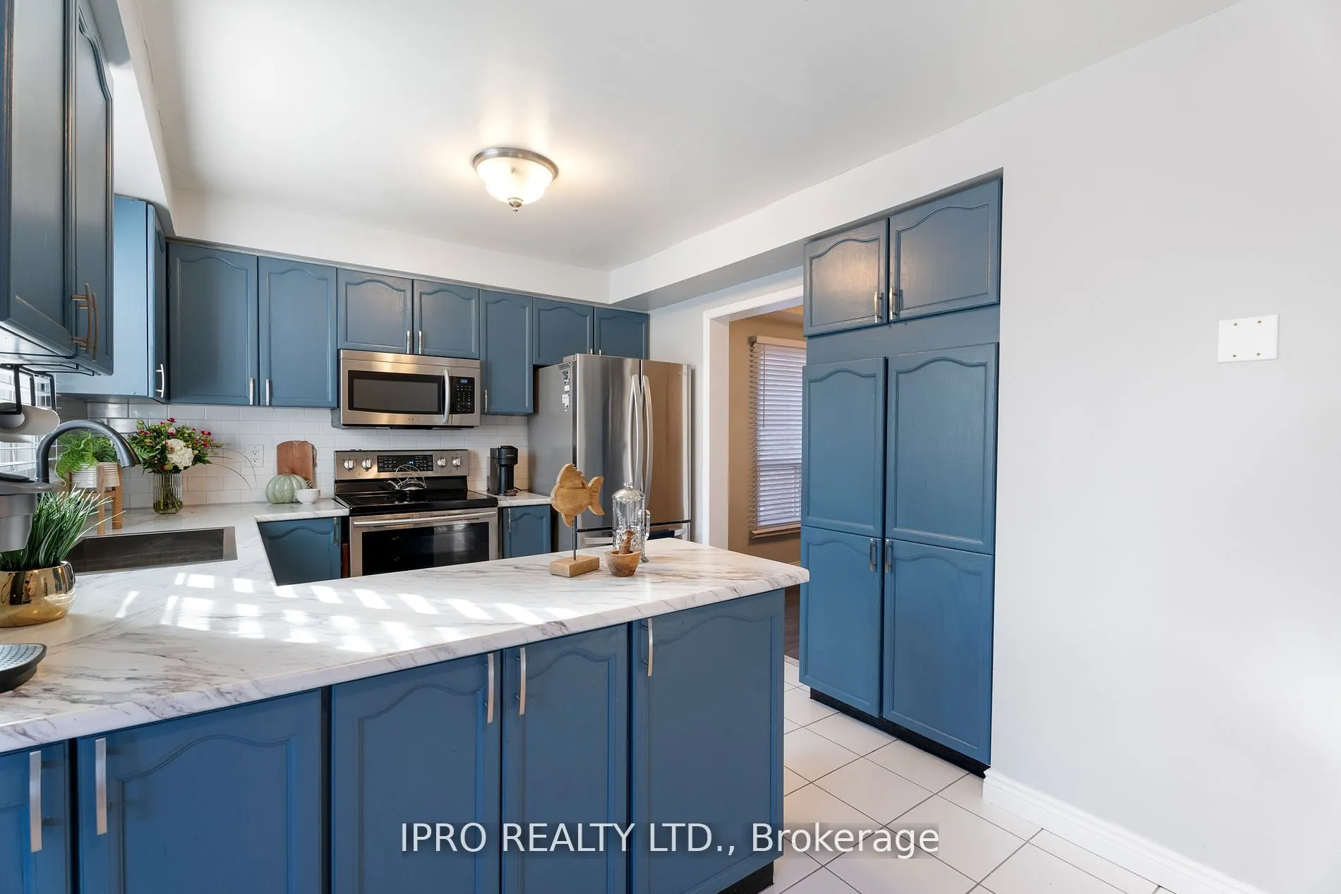 6070 Prairie Circle