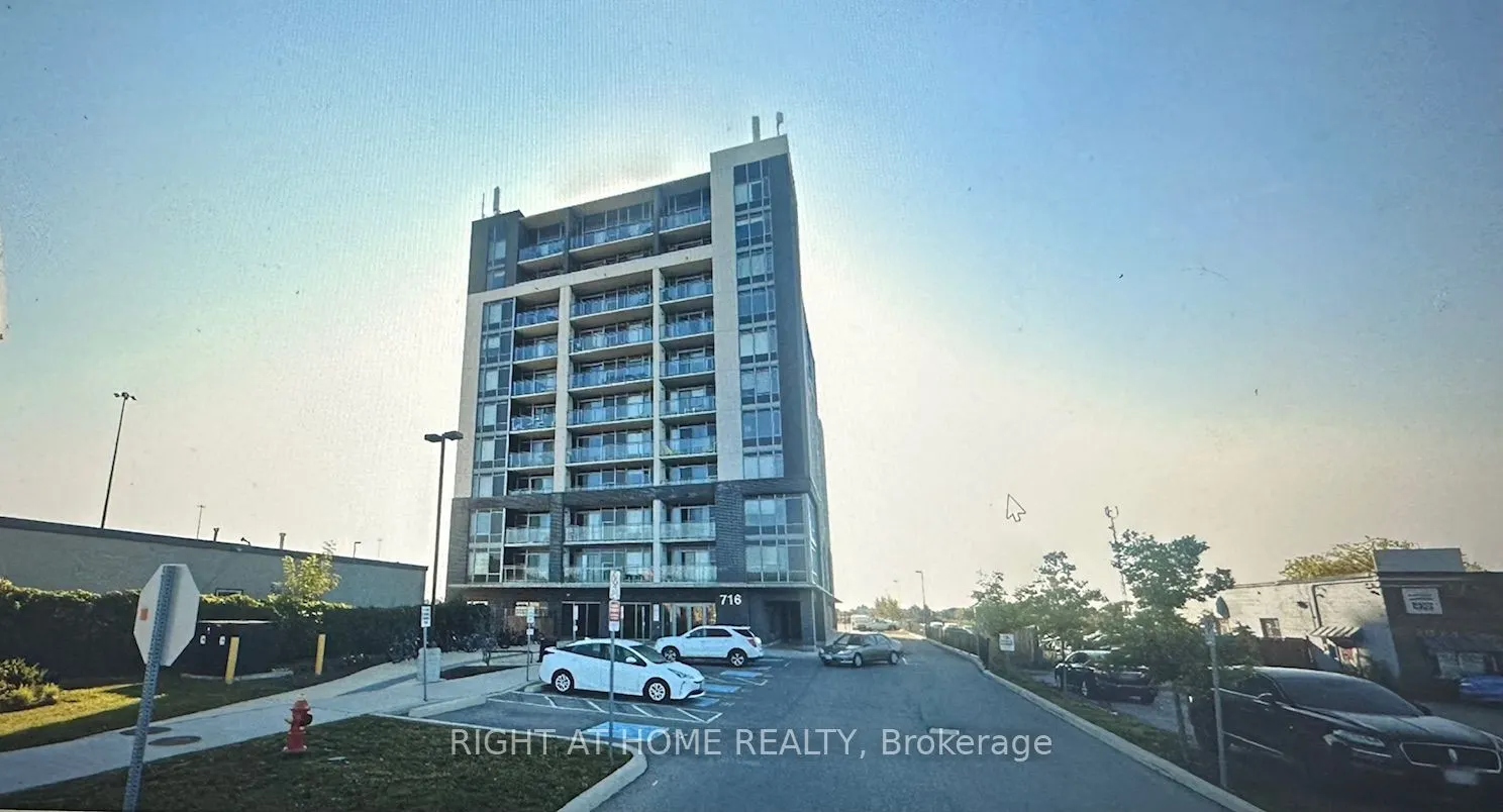 716 Main Street E, #906