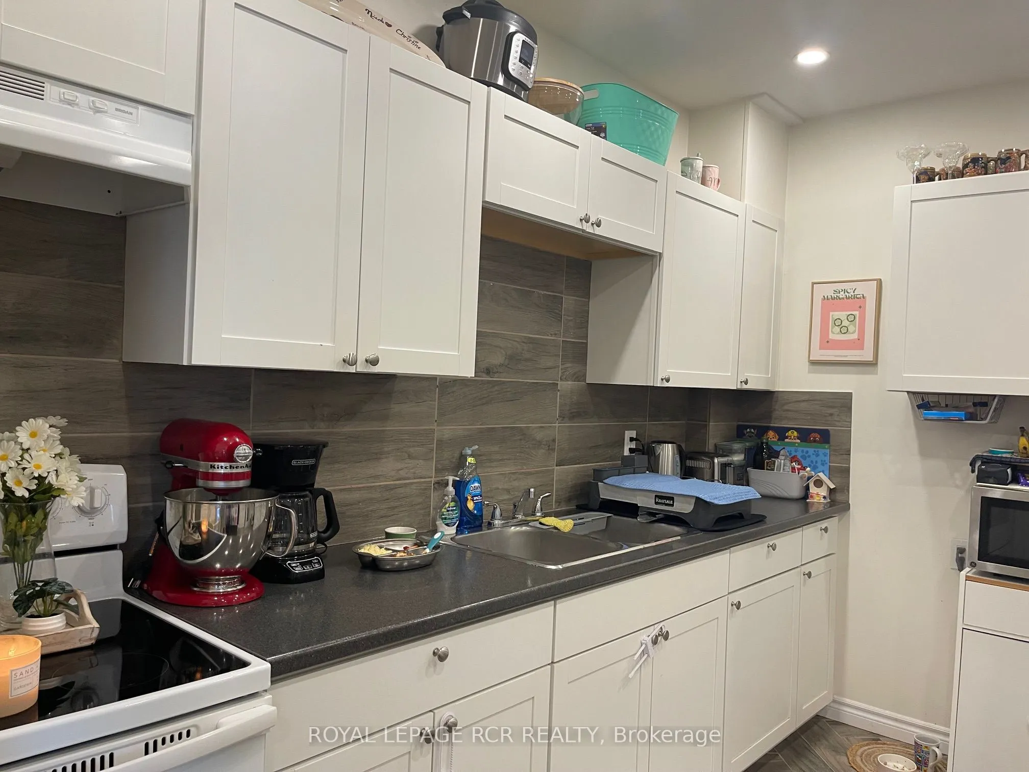 124 Poplar Avenue, #Main Floor