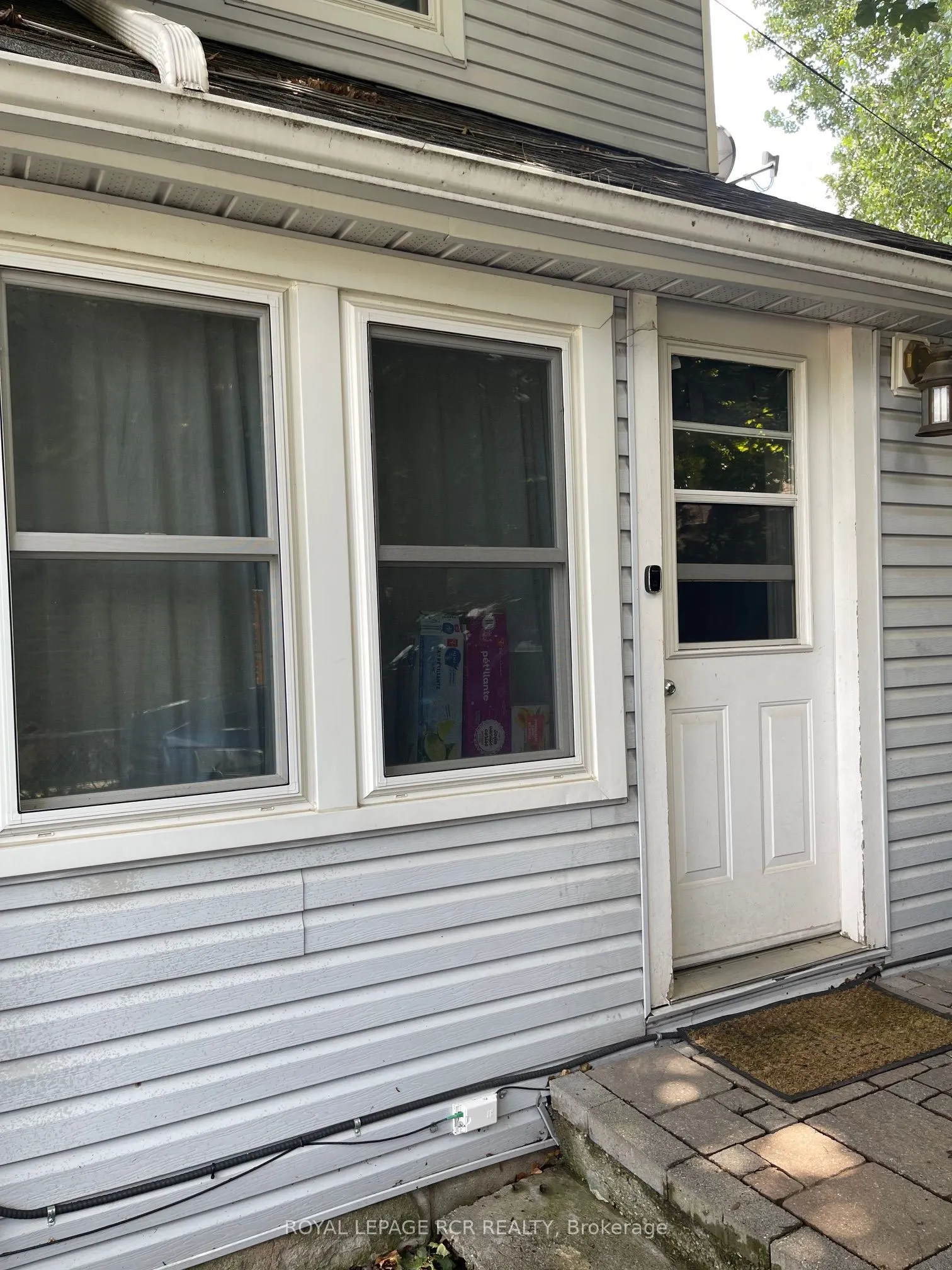 124 Poplar Avenue, #Main Floor