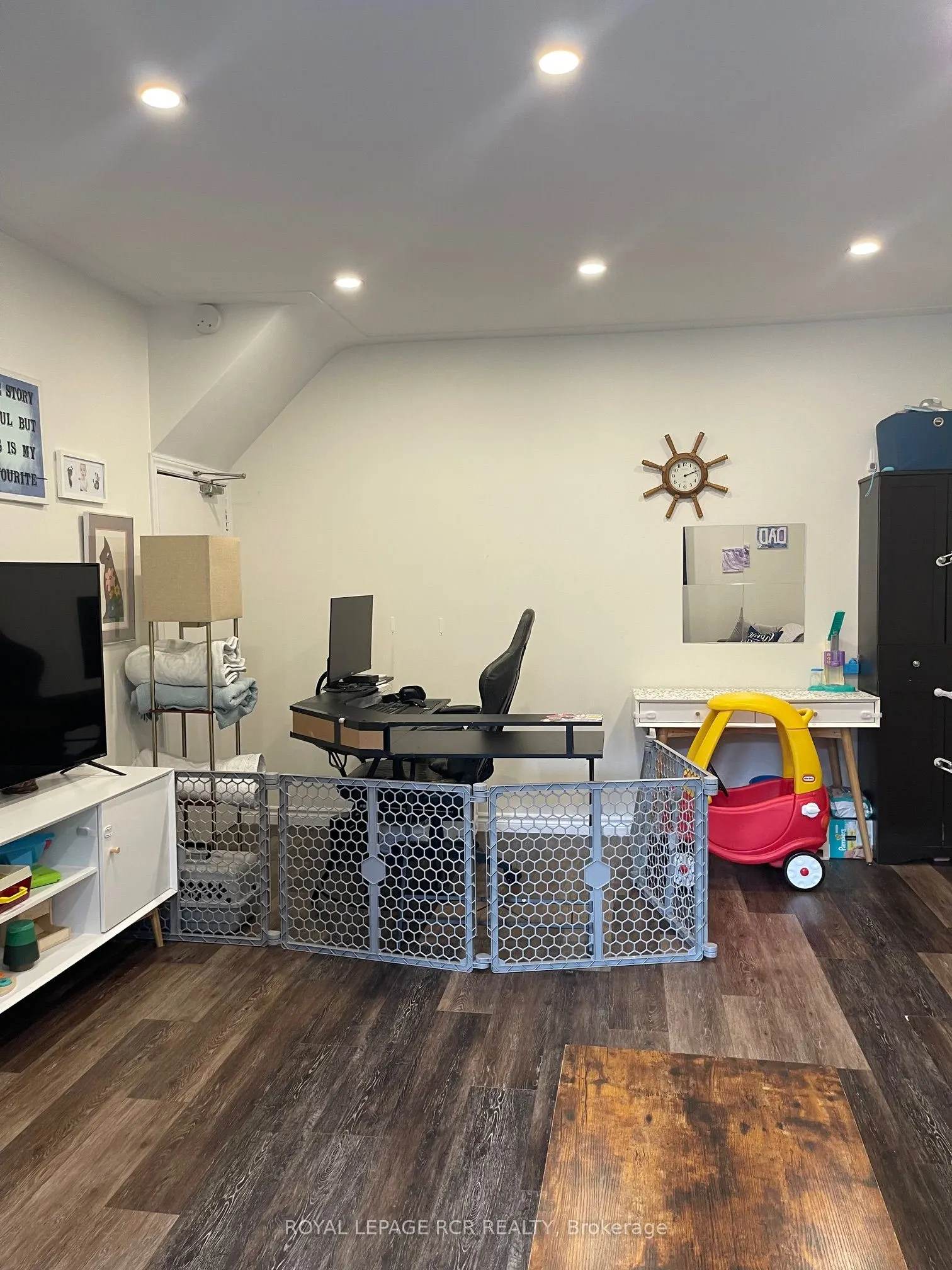 124 Poplar Avenue, #Main Floor
