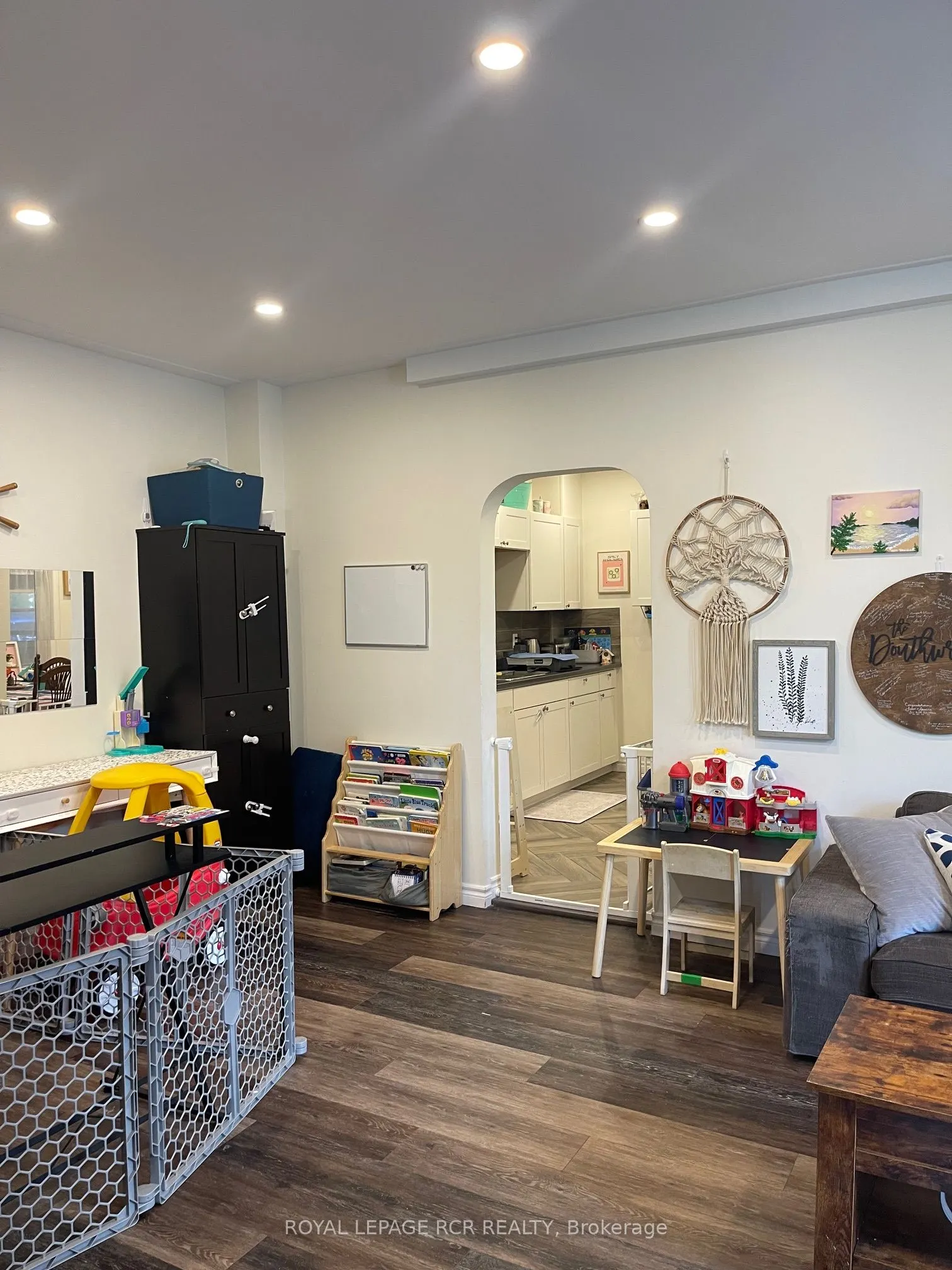 124 Poplar Avenue, #Main Floor
