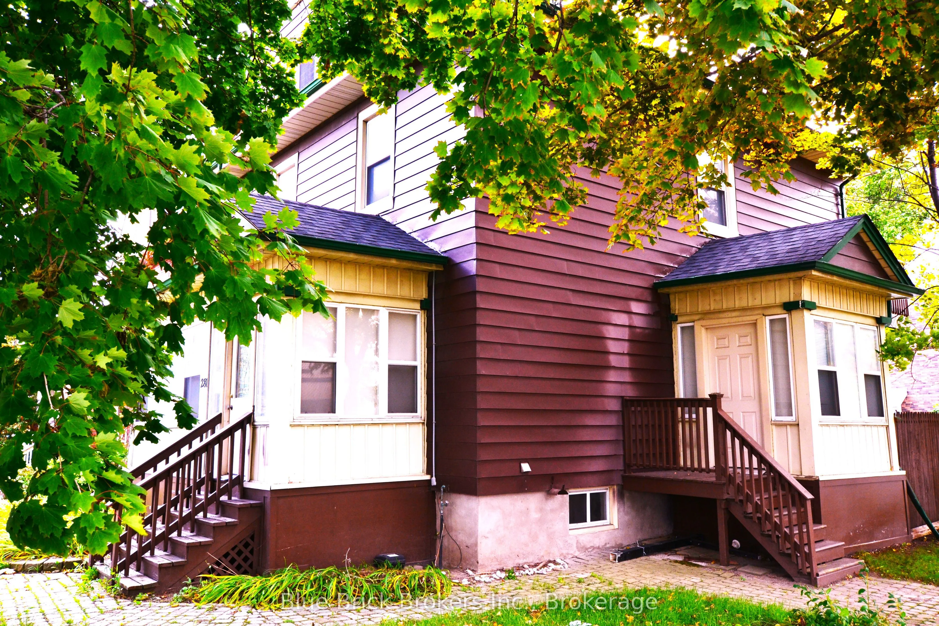 281 Main Street N