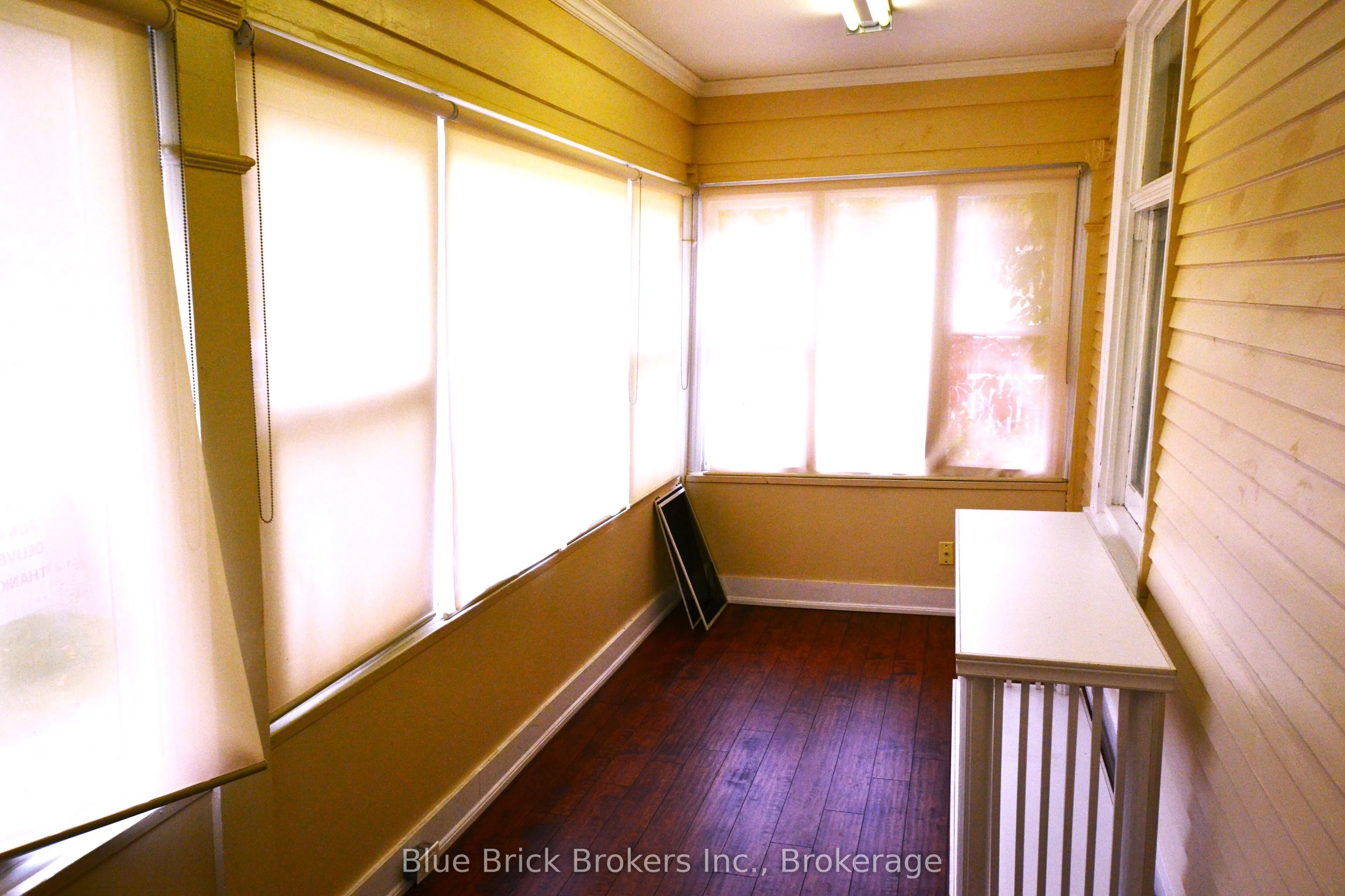 281 Main Street N