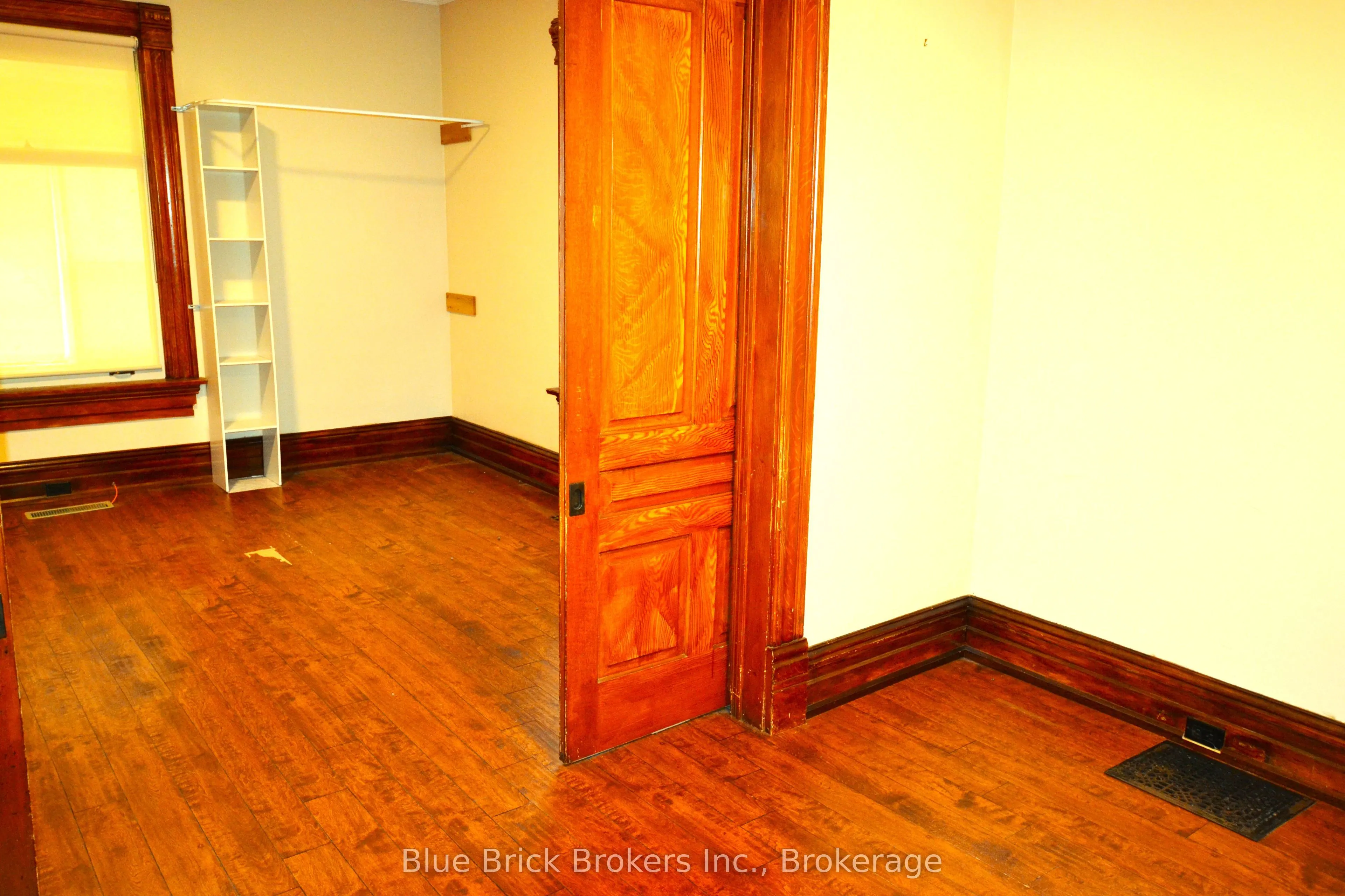 281 Main Street N