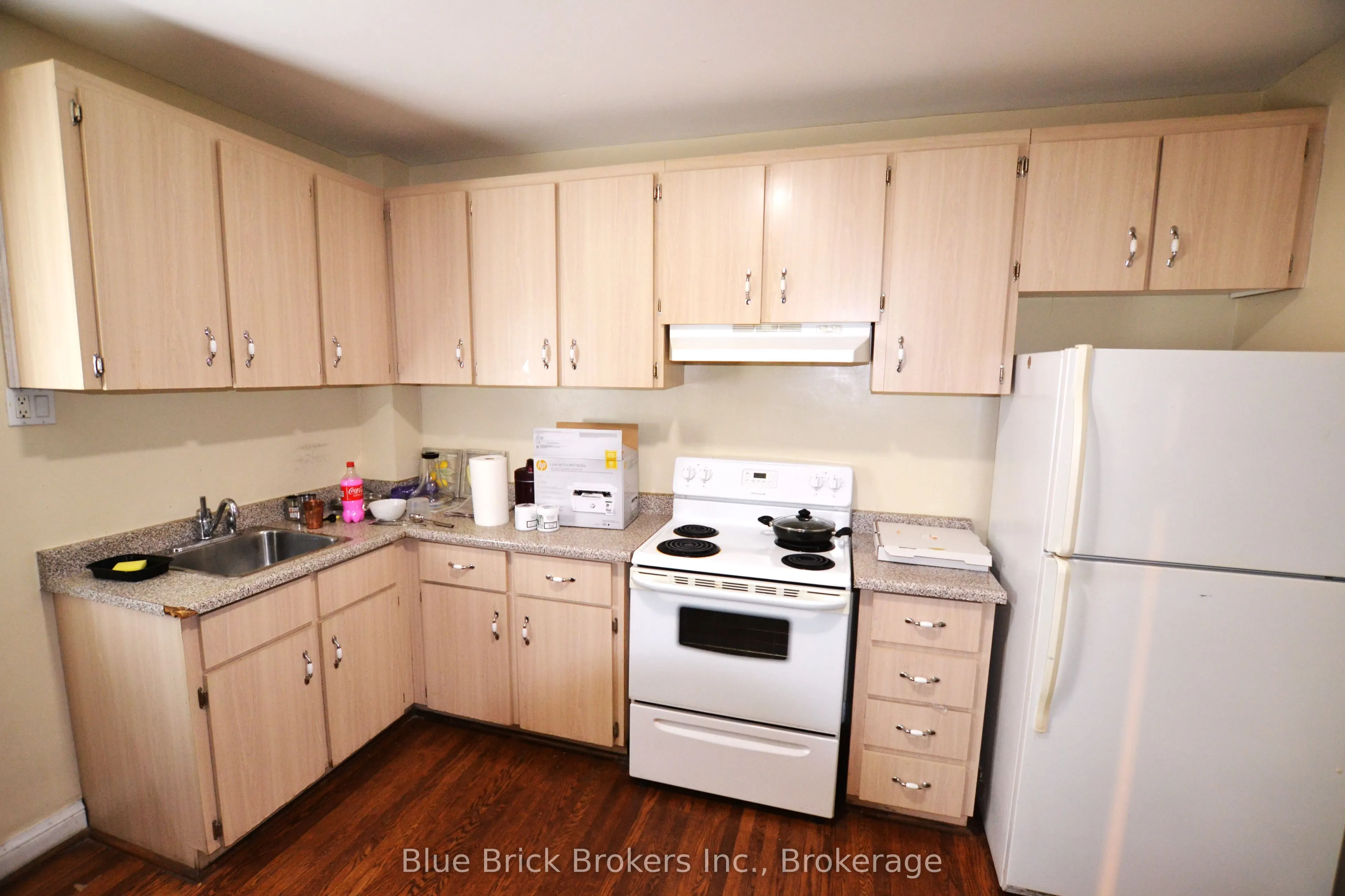 281 Main Street N