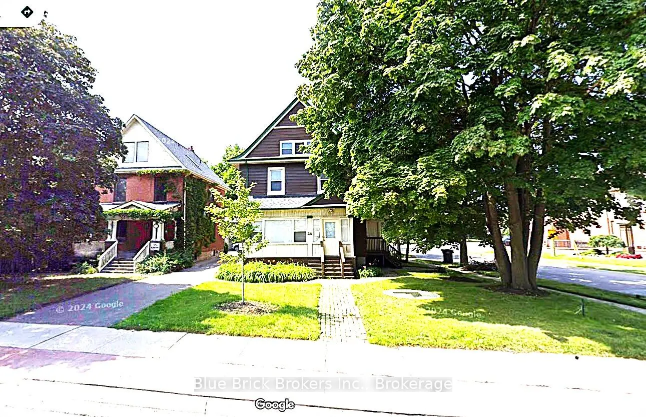 281 Main Street N
