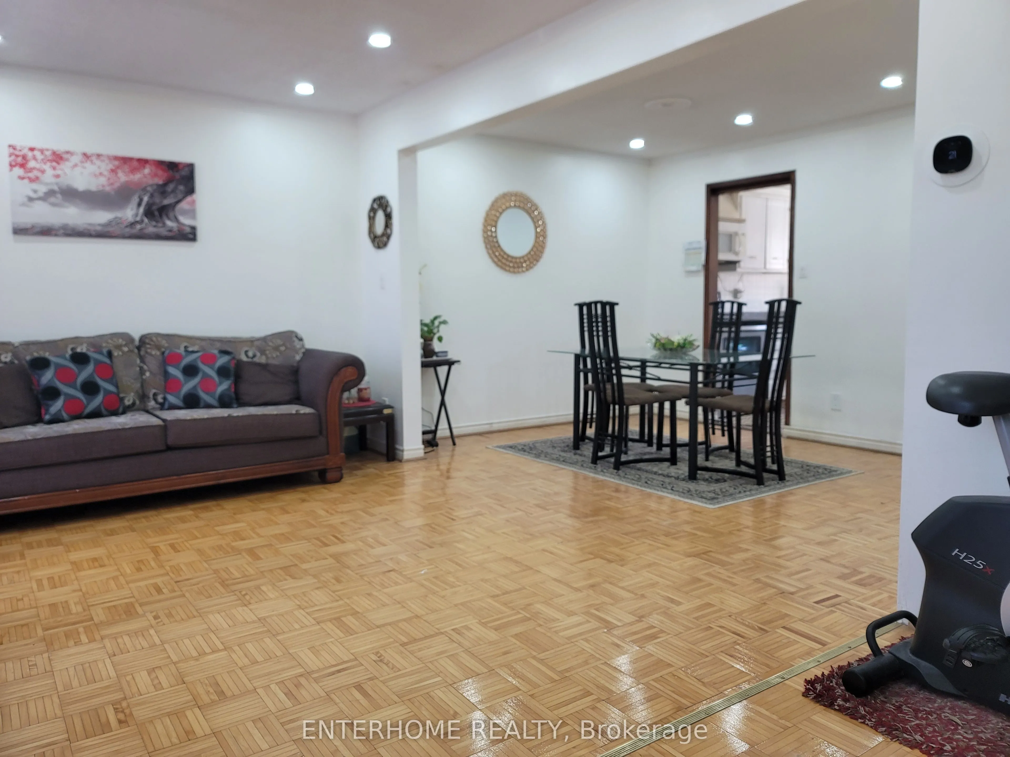 1180 mississauga valley Boulevard W, #4