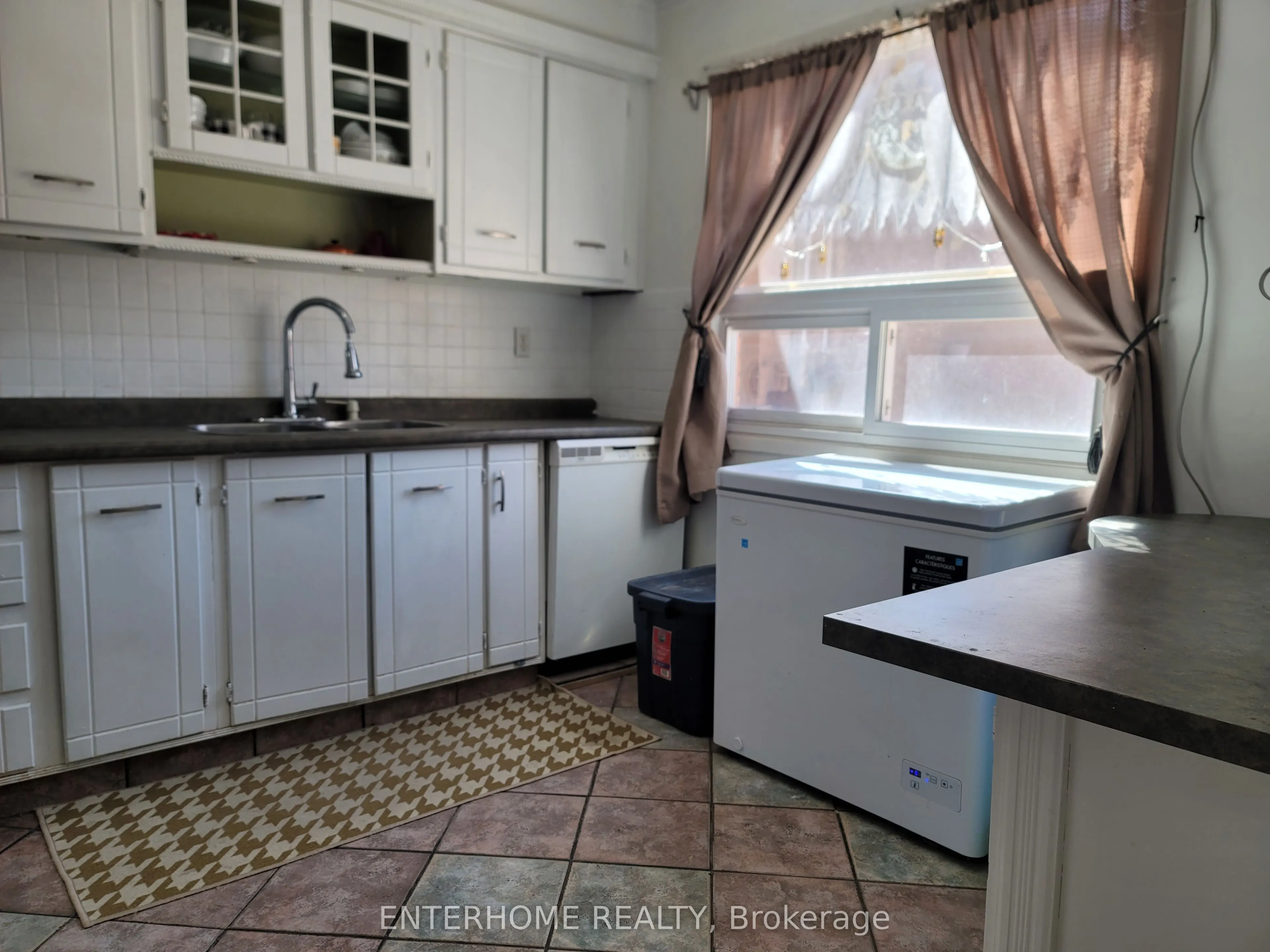 1180 mississauga valley Boulevard W, #4