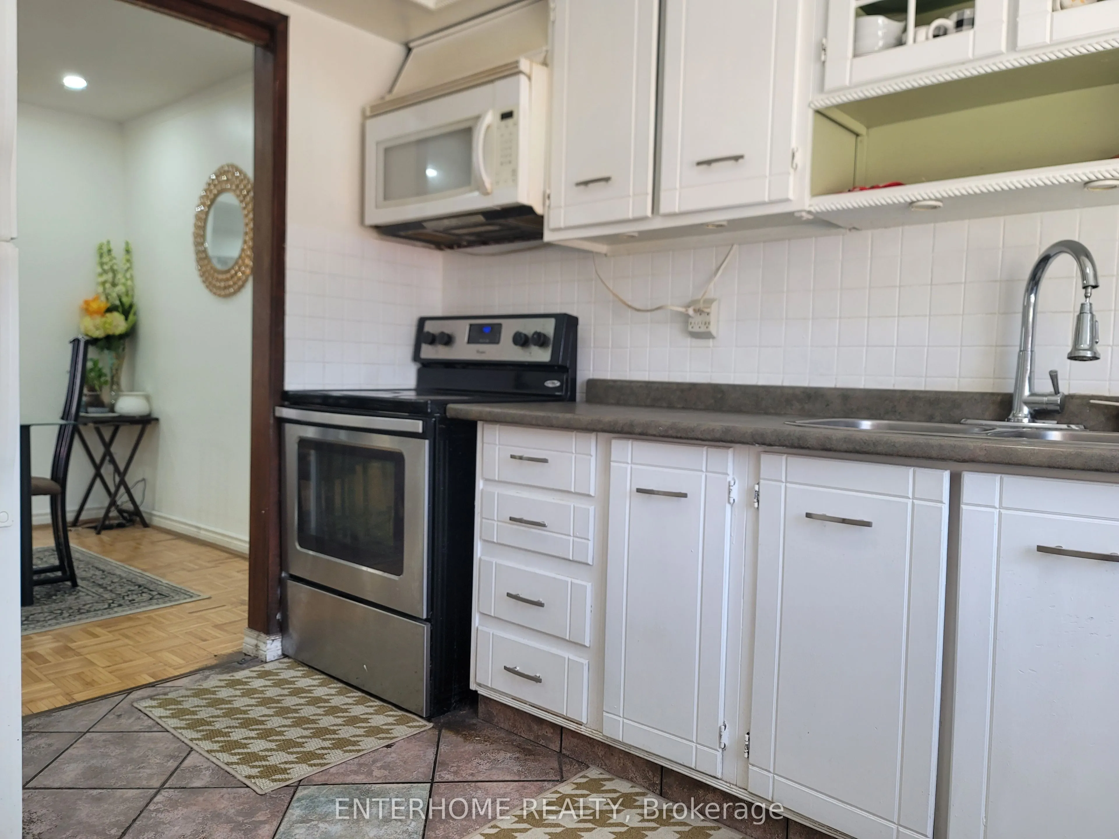 1180 mississauga valley Boulevard W, #4