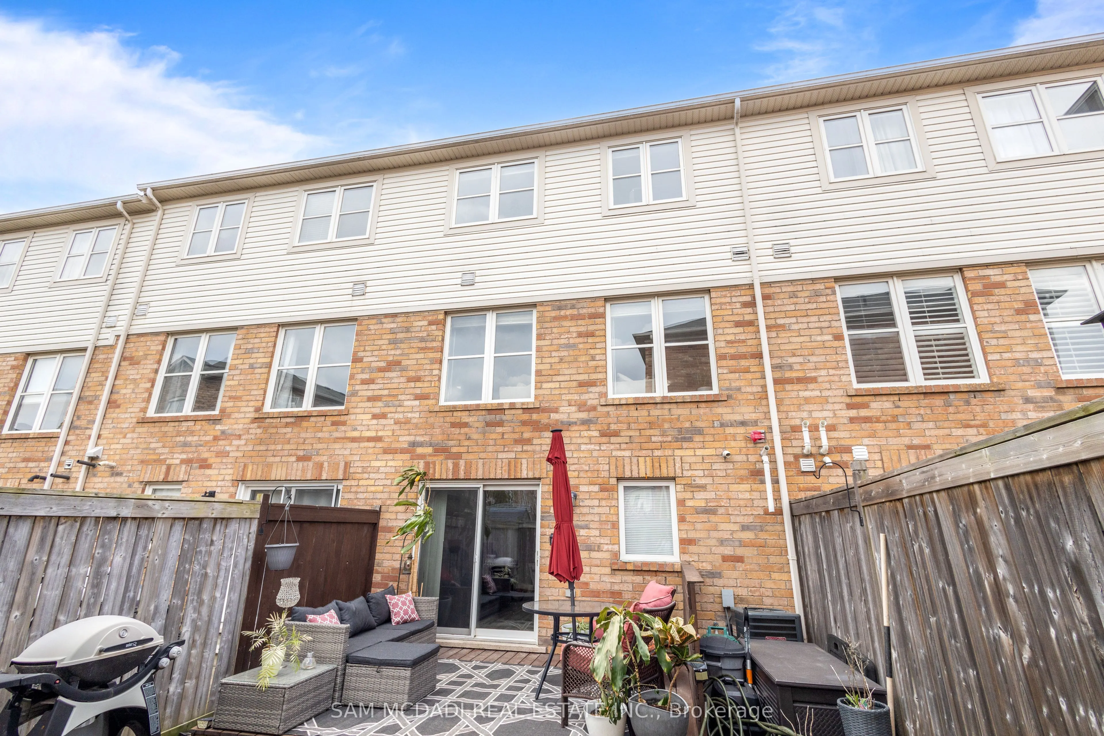 2424 Coho Way