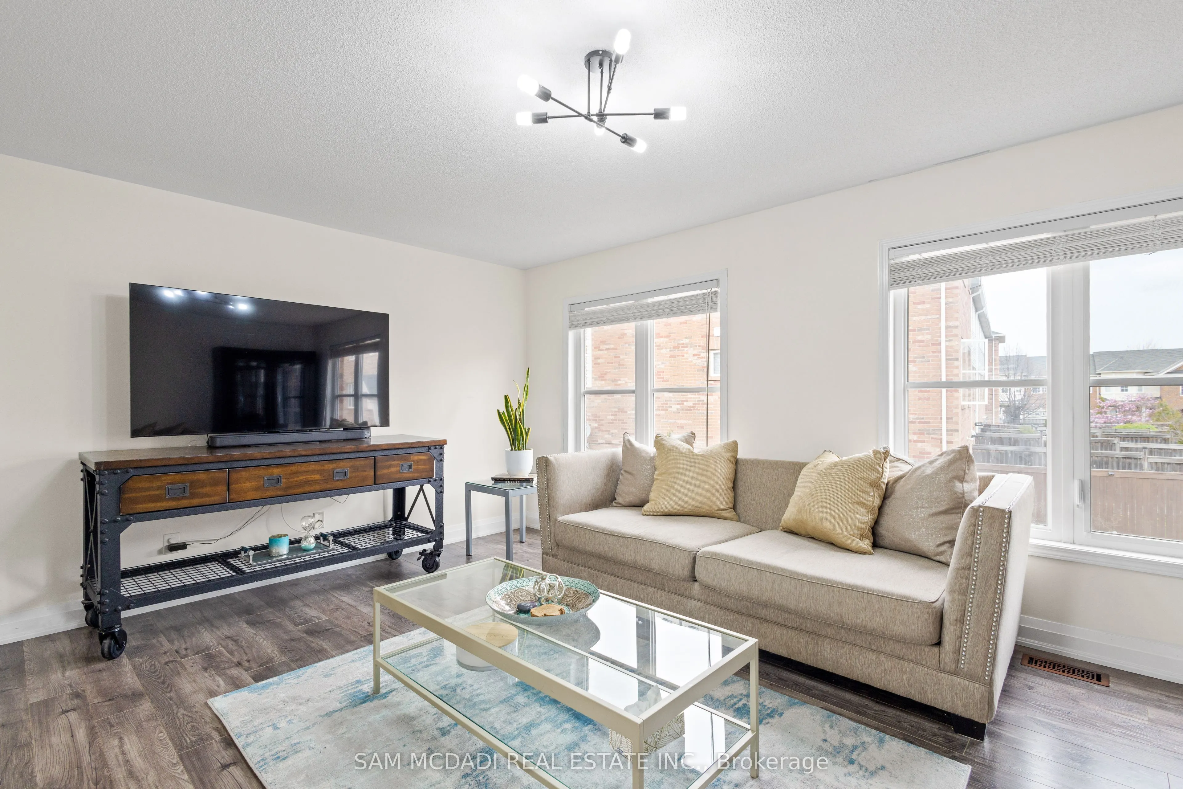 2424 Coho Way