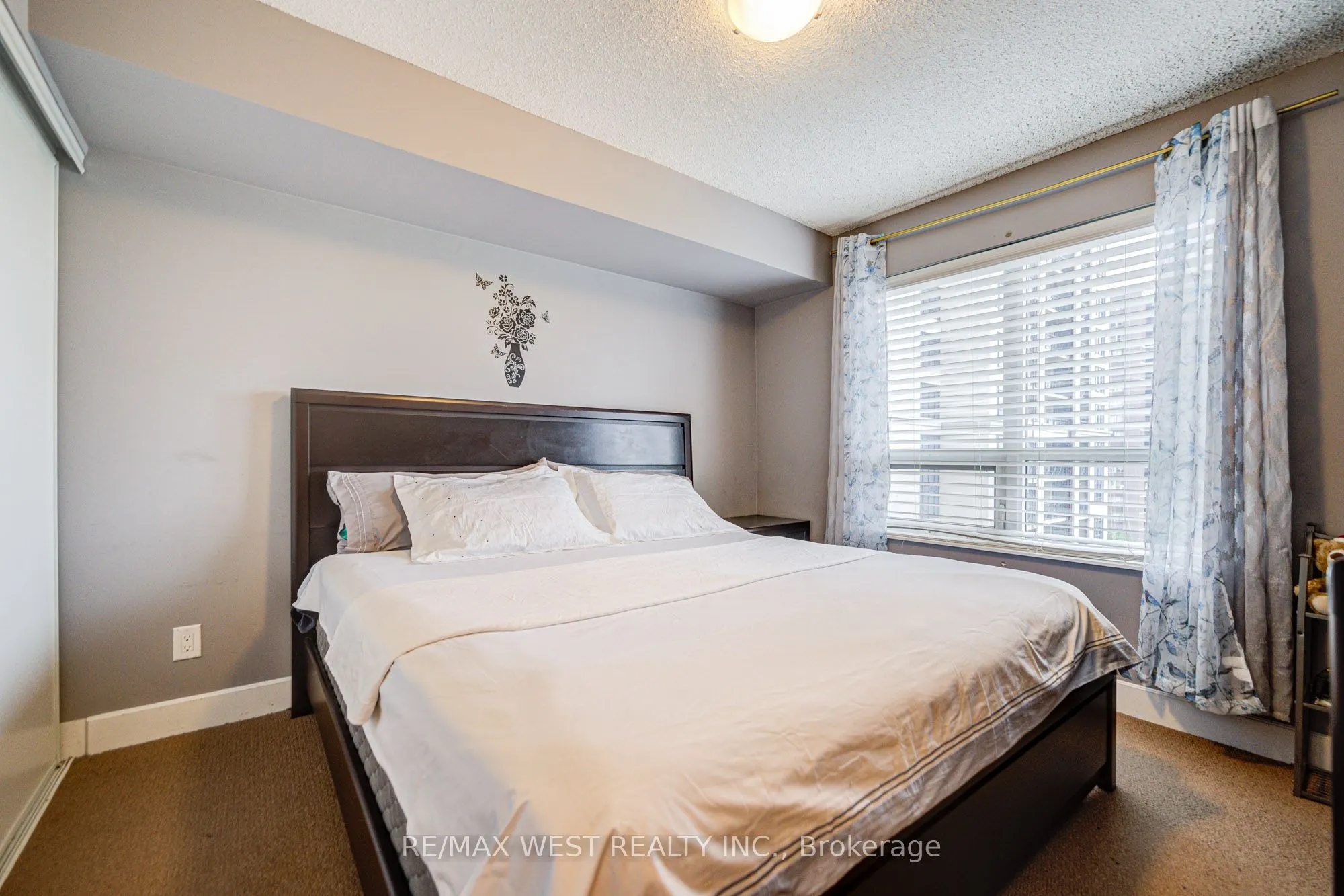 2 Eva Road, #630
