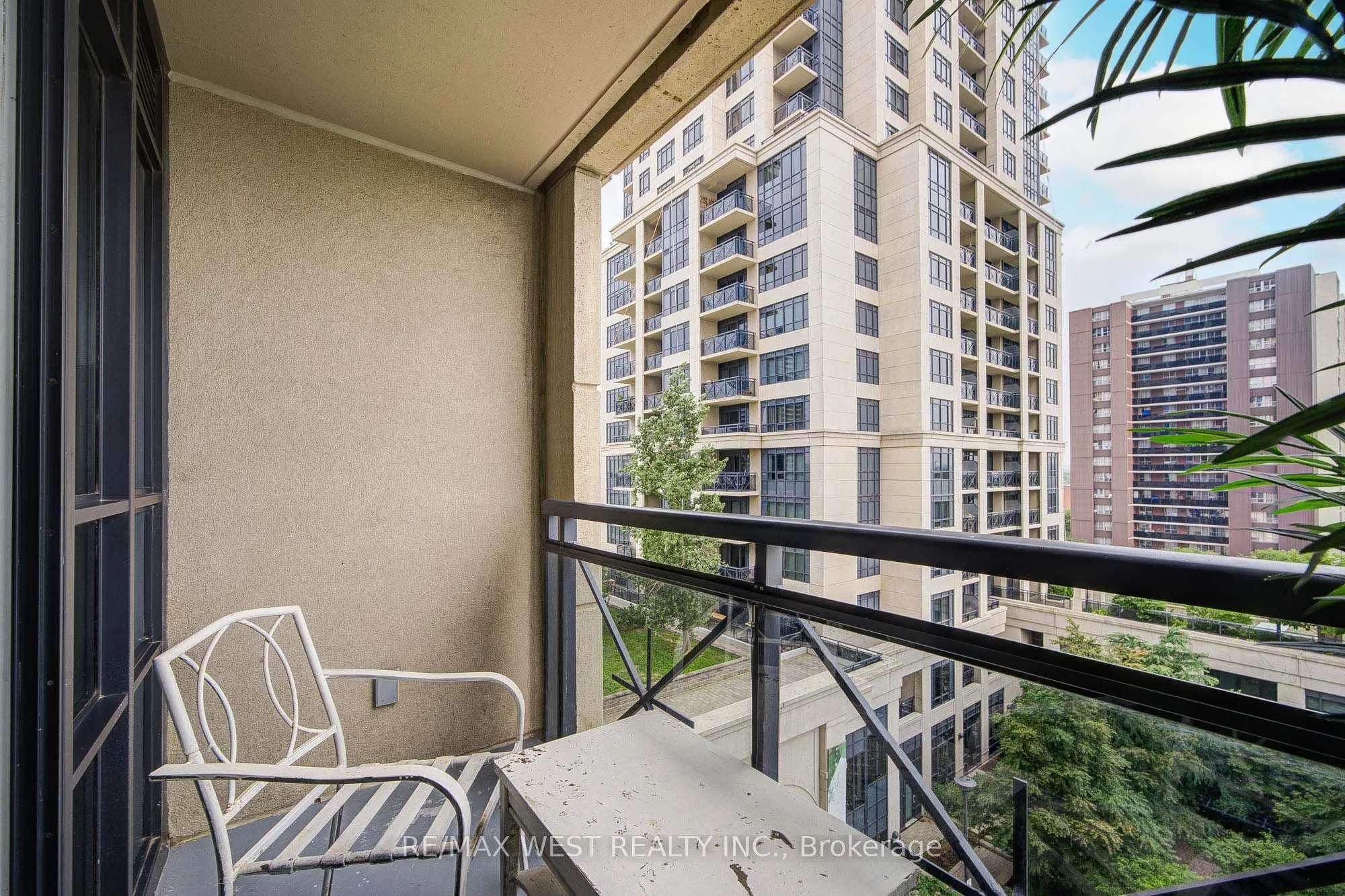 2 Eva Road, #630