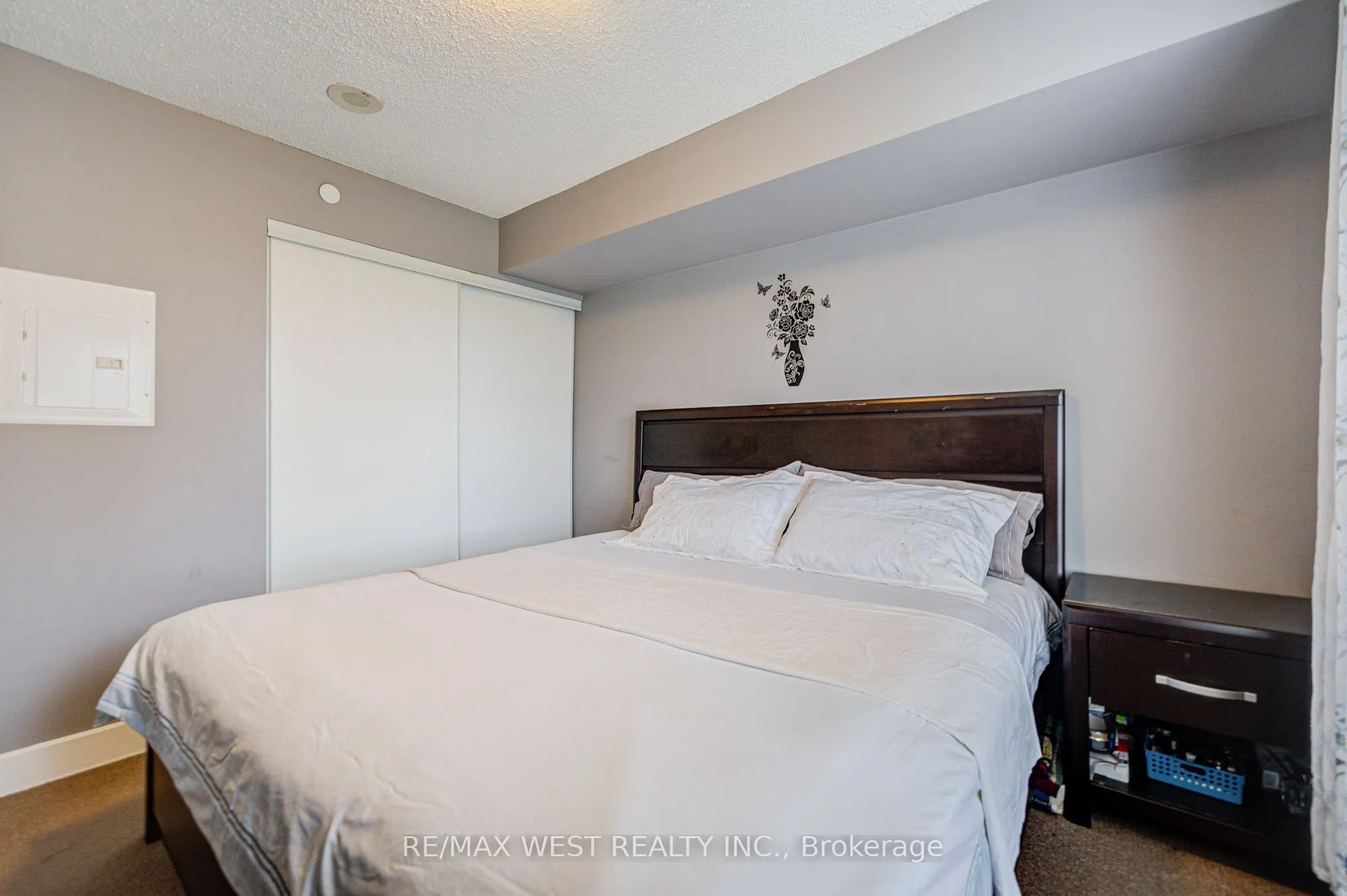 2 Eva Road, #630