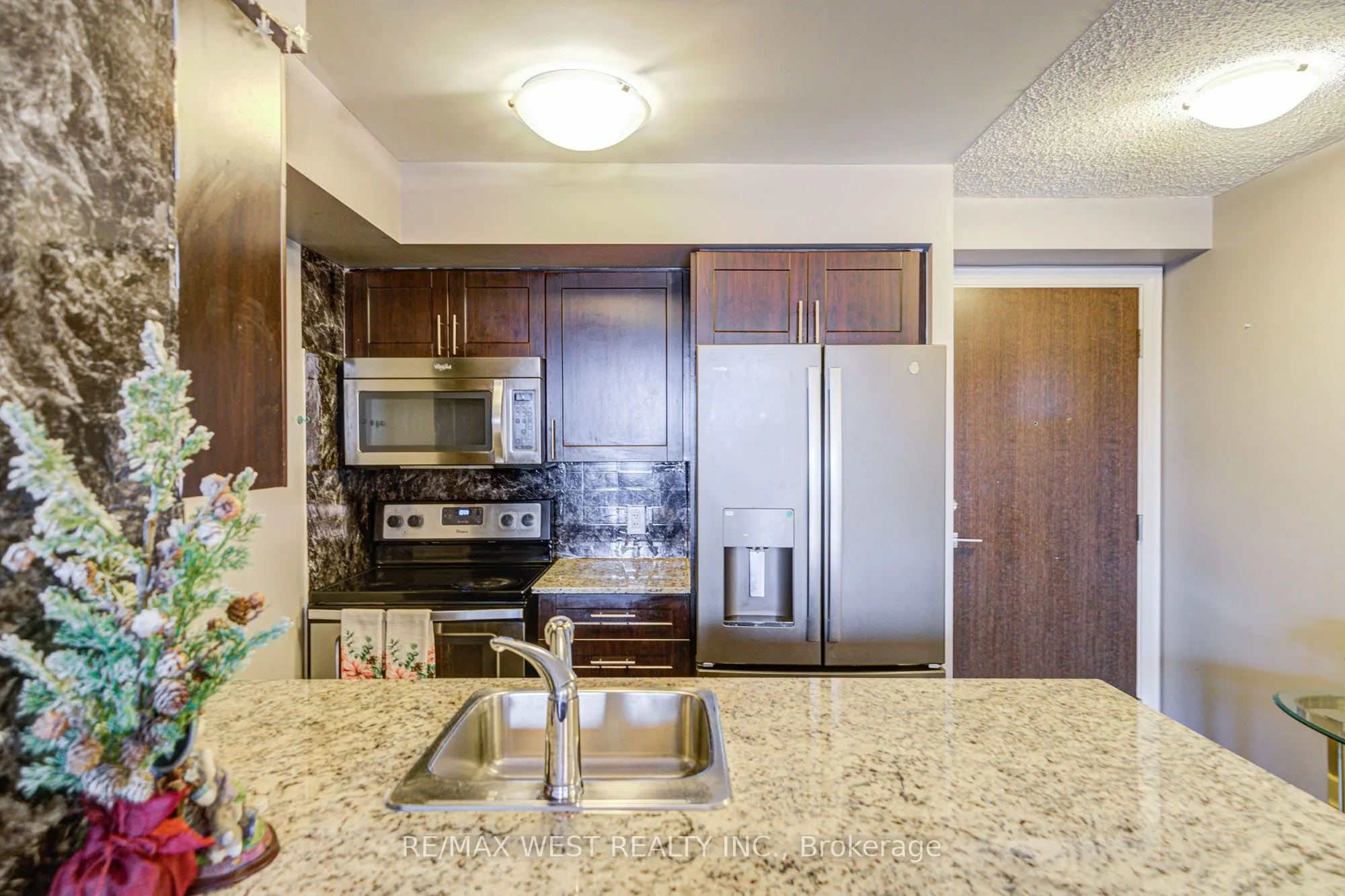 2 Eva Road, #630