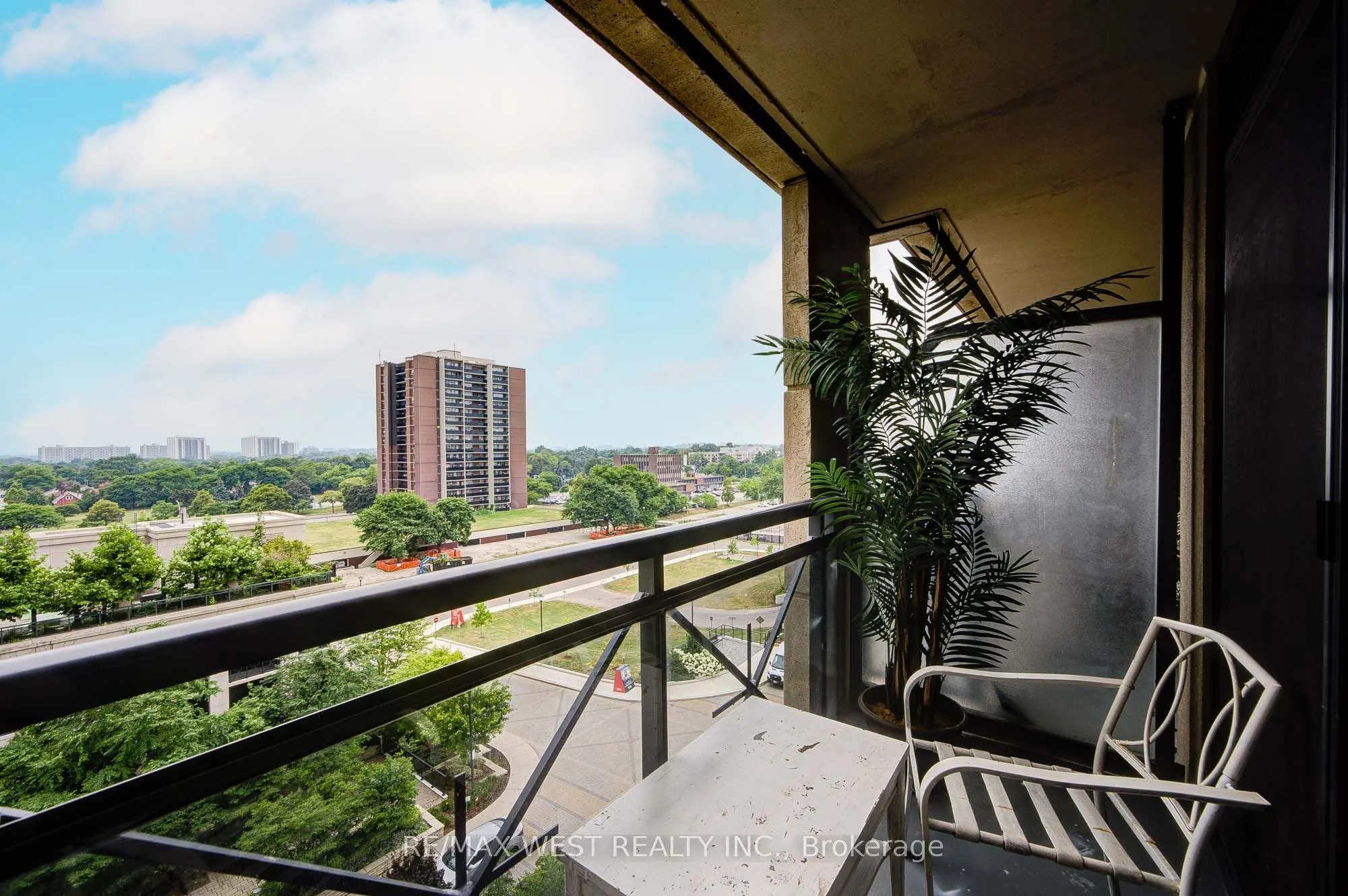 2 Eva Road, #630