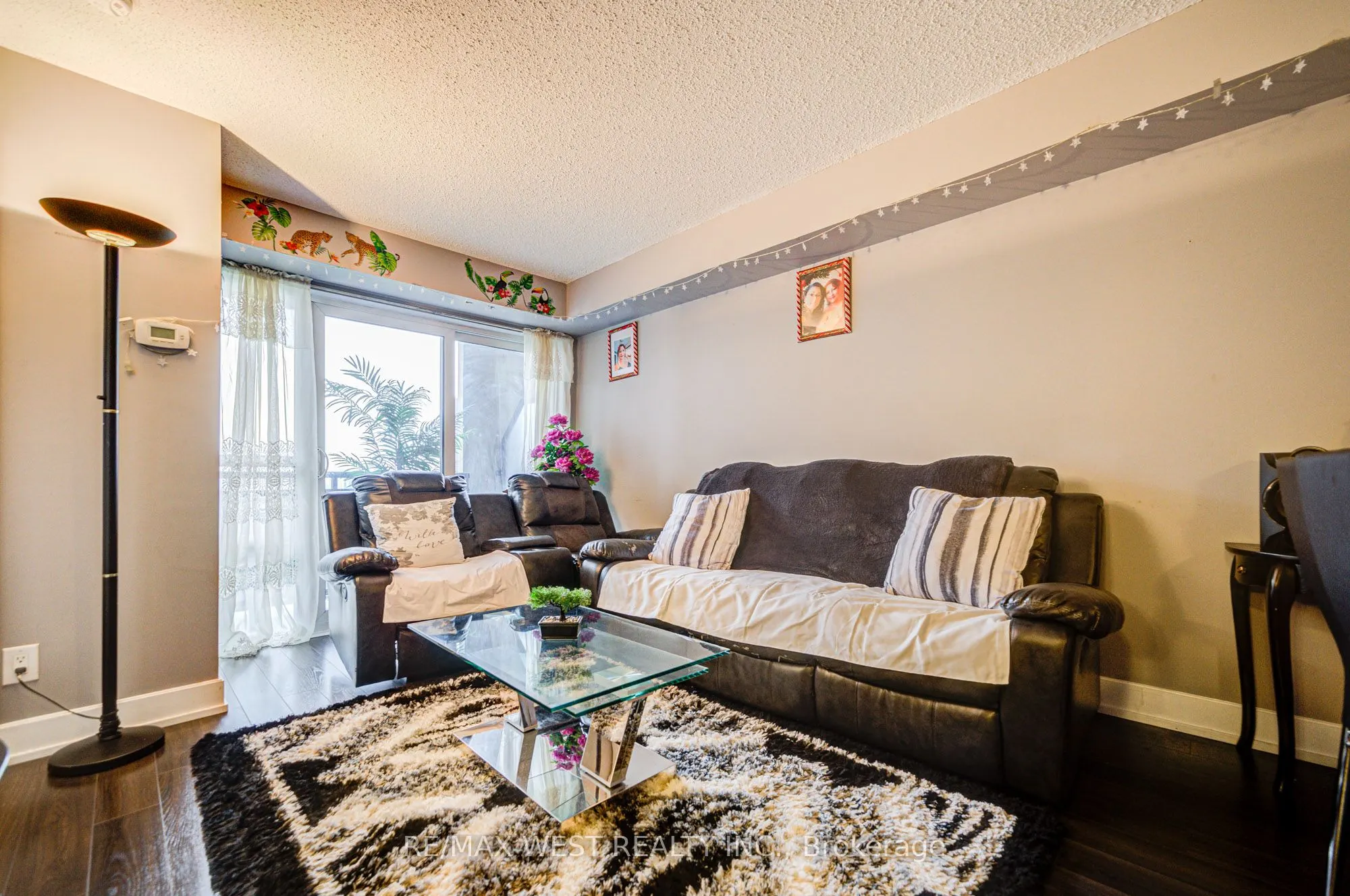 2 Eva Road, #630